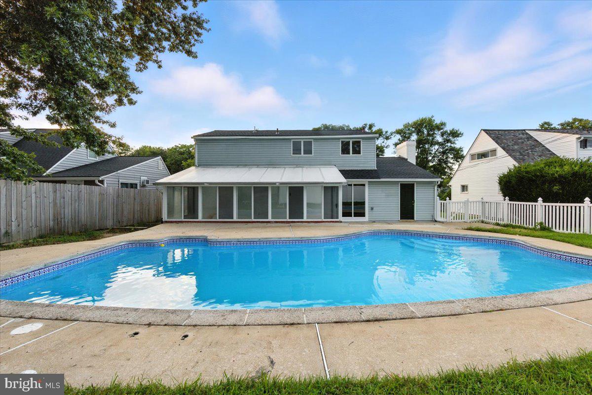 COUNTRY CLUB ESTATES - Residential