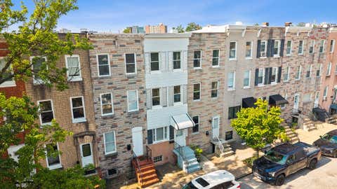 Townhouse For Sale - 409 W 23rd Street<br/> BALTIMORE, MD 21211