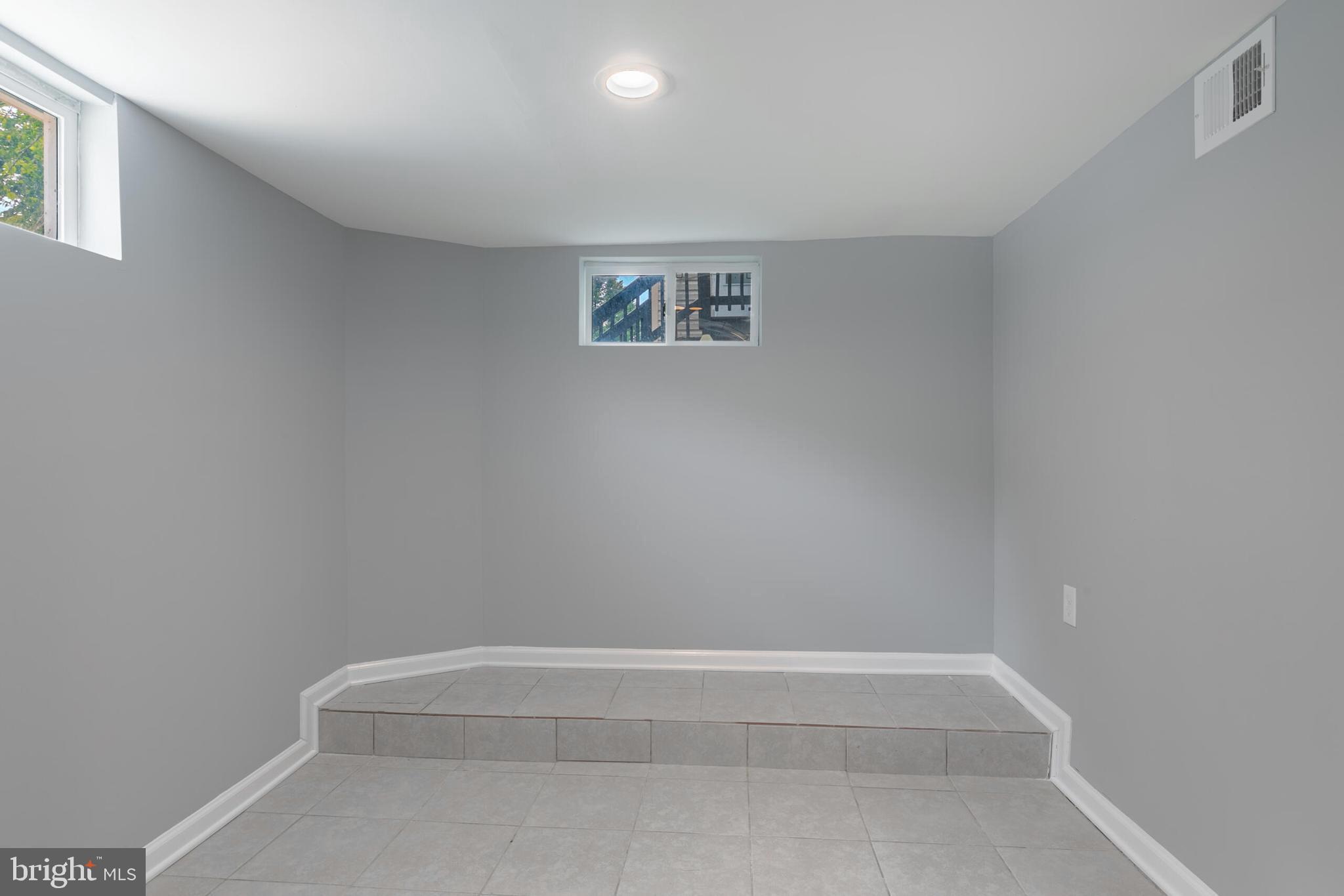 MT RAINIER - Residential