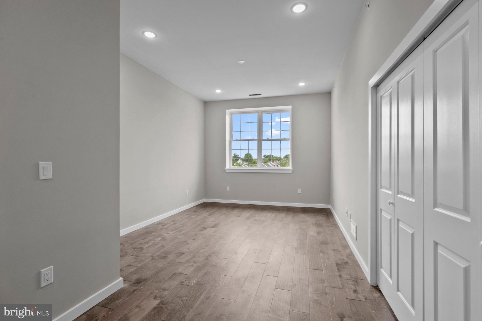 BRISTOL - Residential