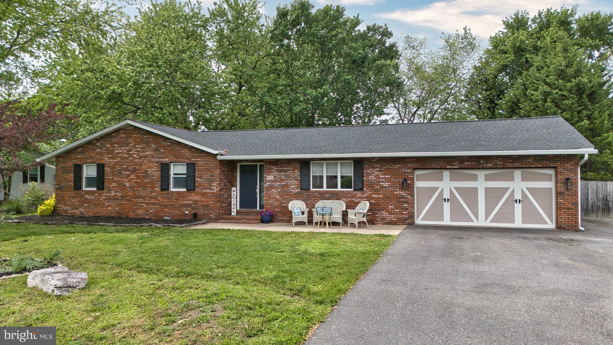 203 ANCHOR LANE