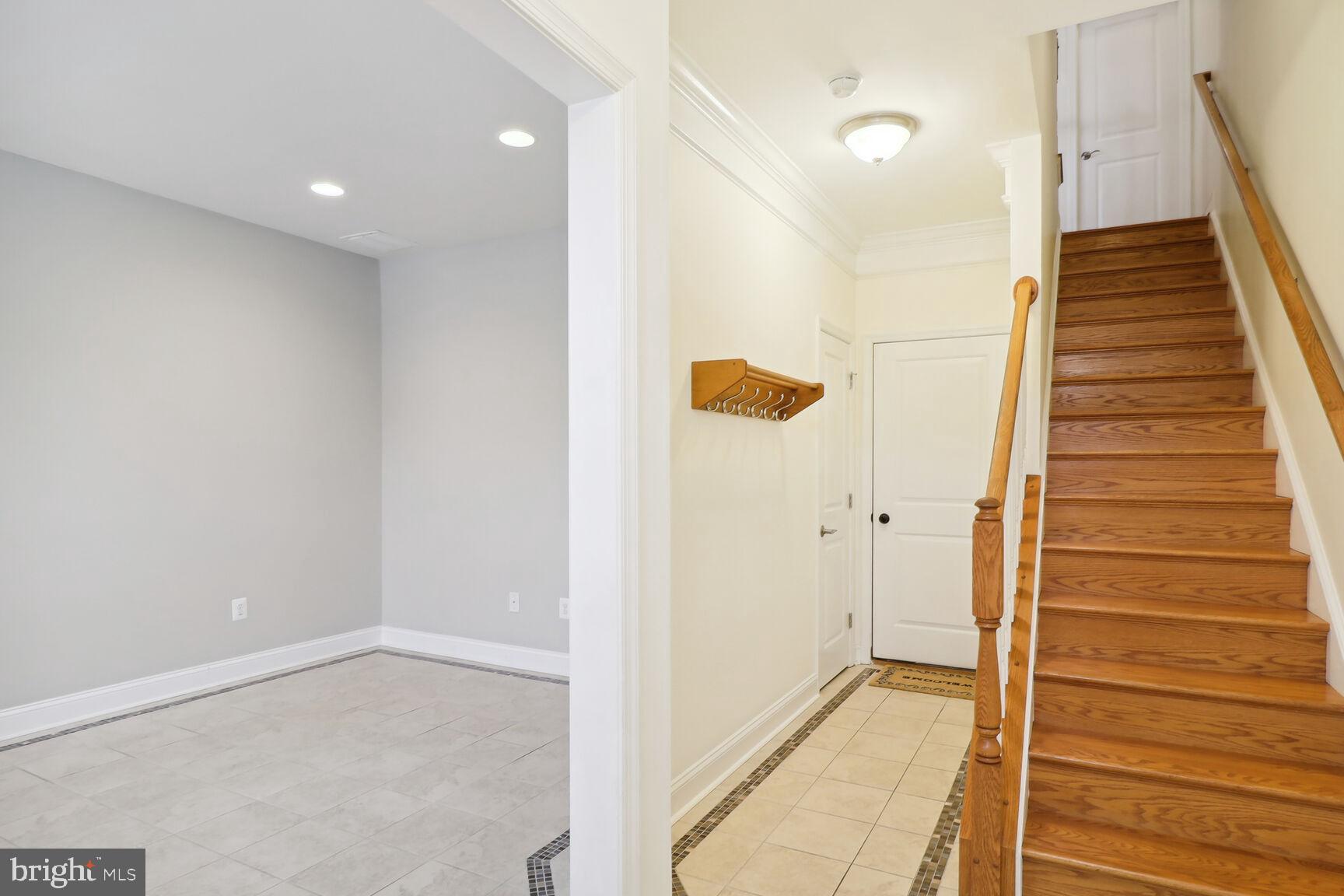 11 GARDENSIDE PLACE