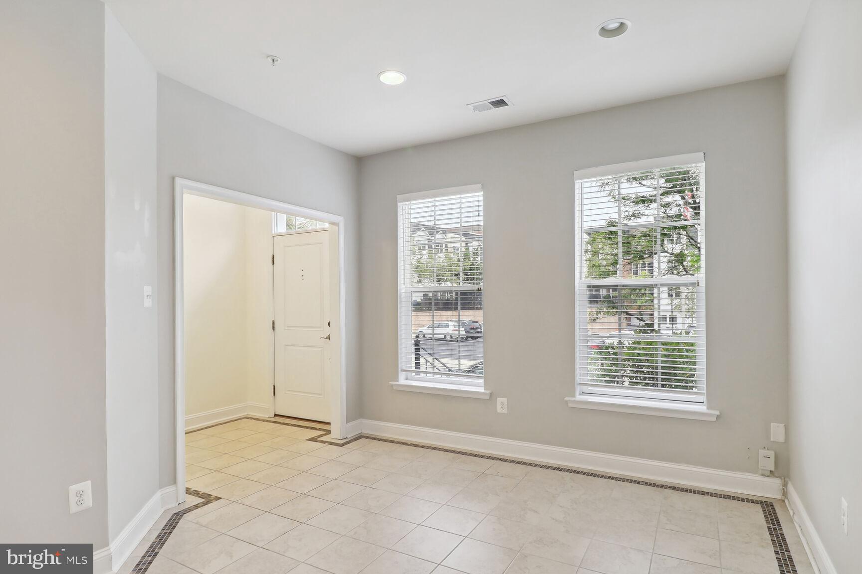 11 GARDENSIDE PLACE