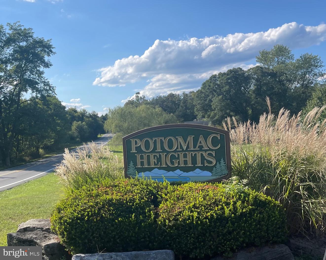 POTOMAC HEIGHTS - Land