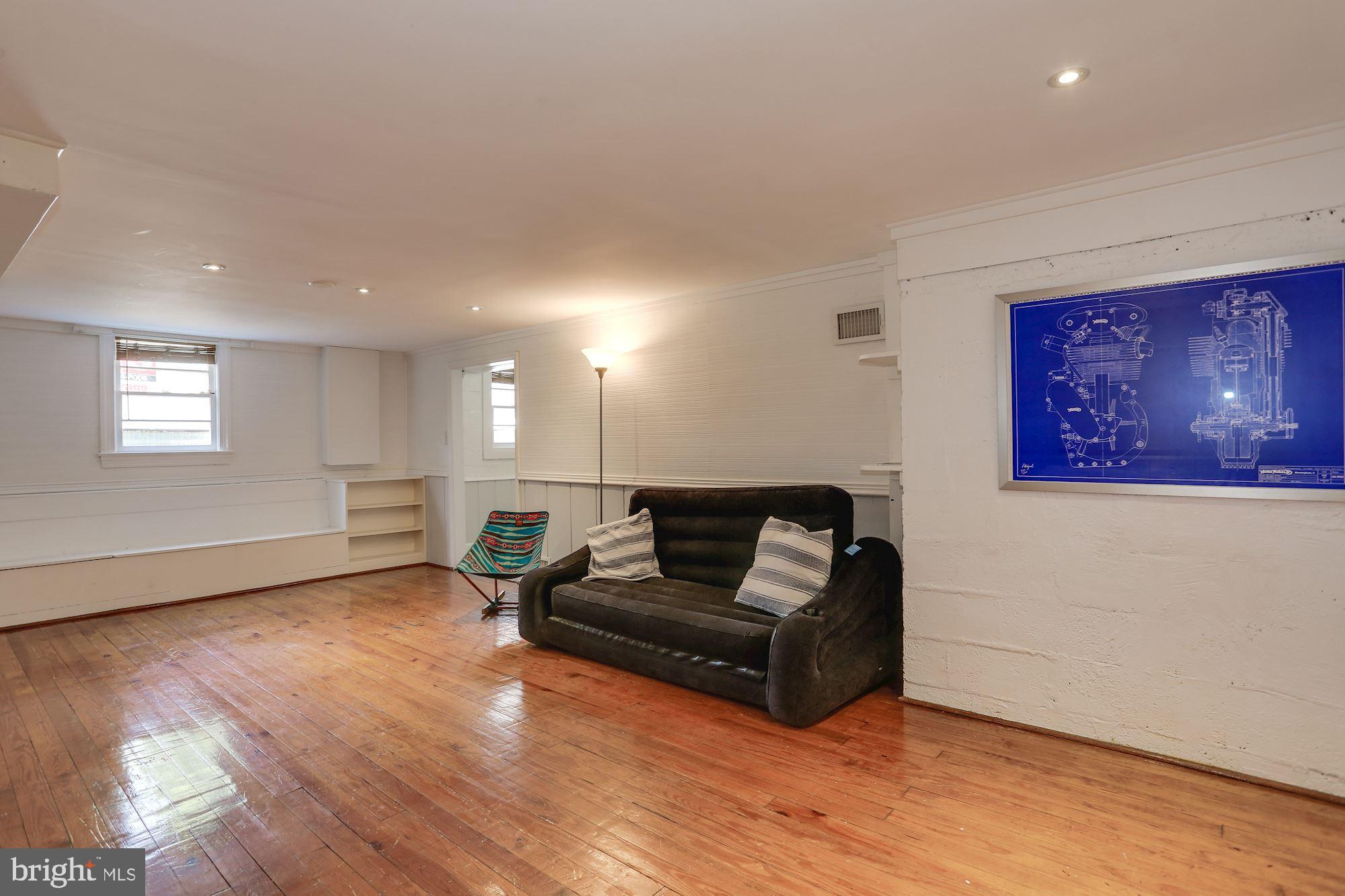 WELLINGTON HEIGHTS - Residential