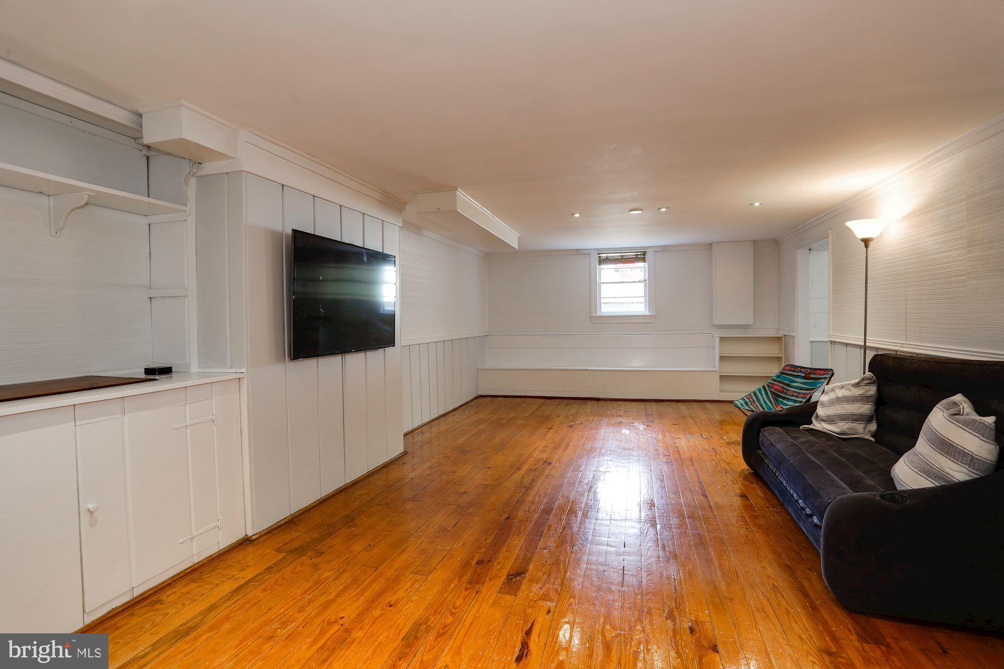 WELLINGTON HEIGHTS - Residential