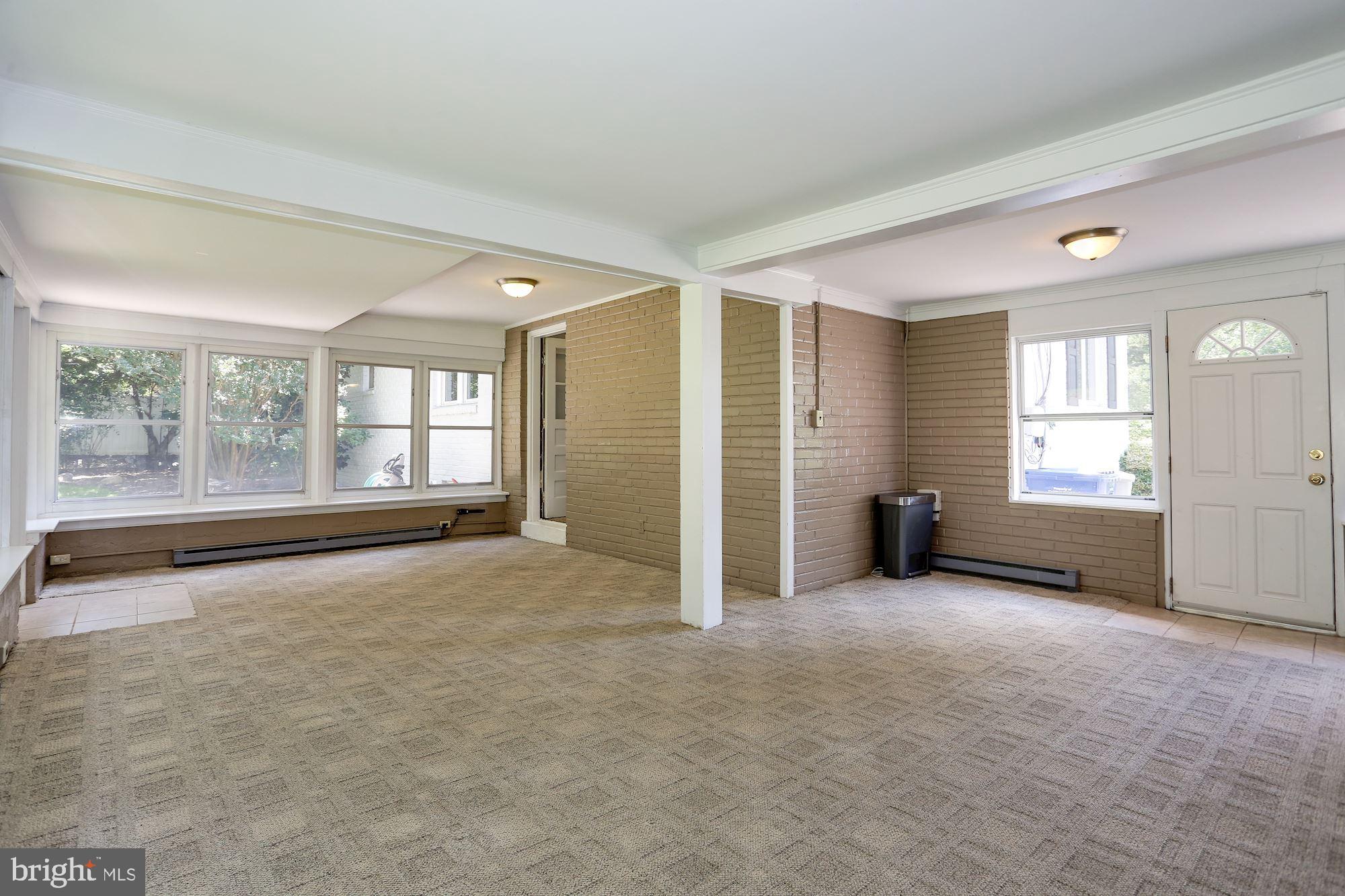 WELLINGTON HEIGHTS - Residential