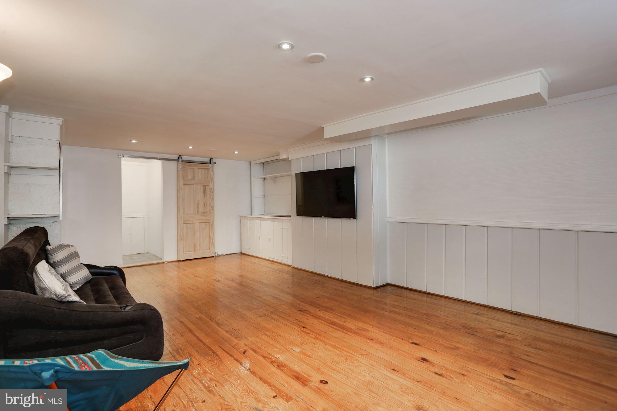 WELLINGTON HEIGHTS - Residential