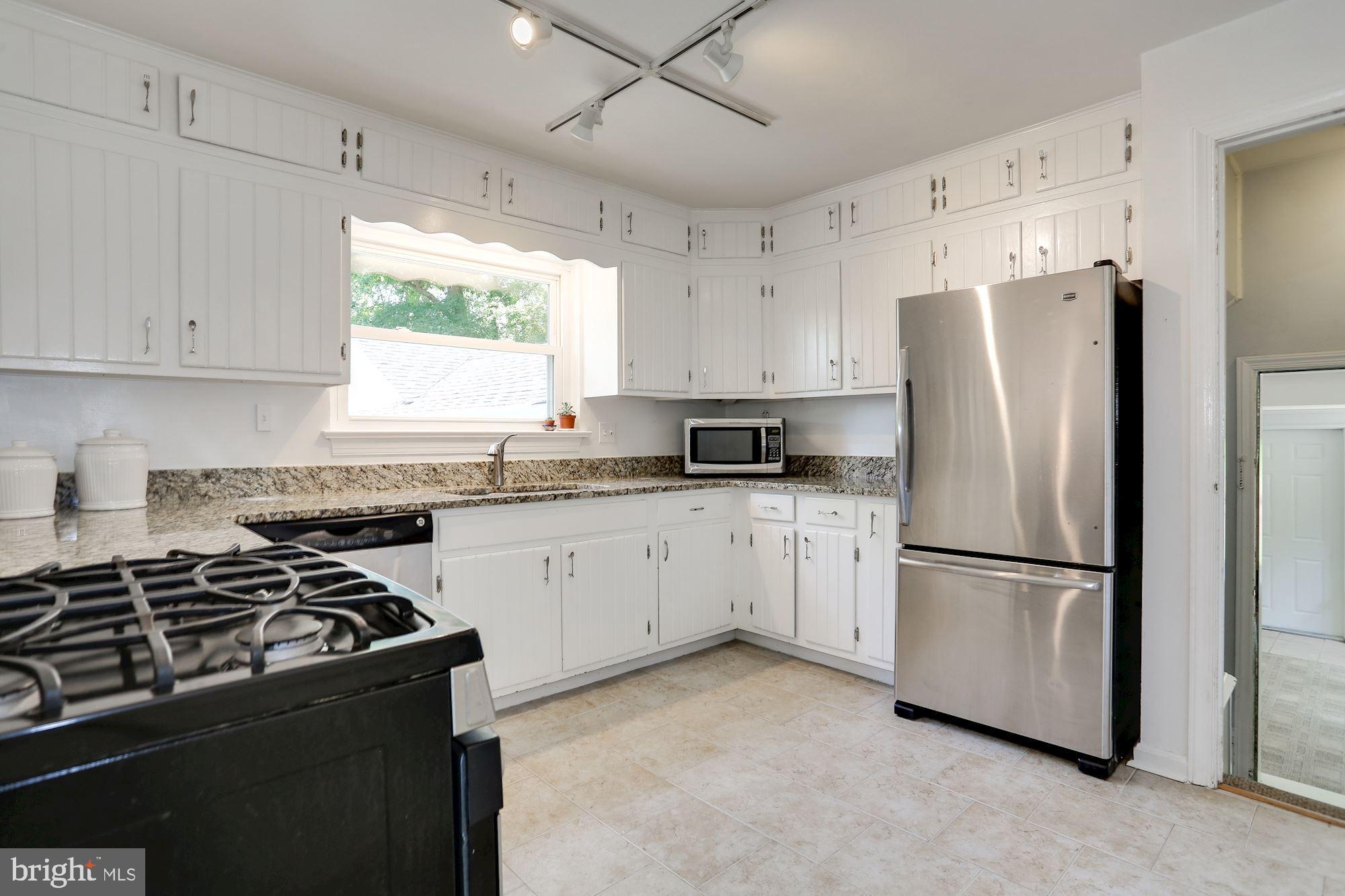 WELLINGTON HEIGHTS - Residential