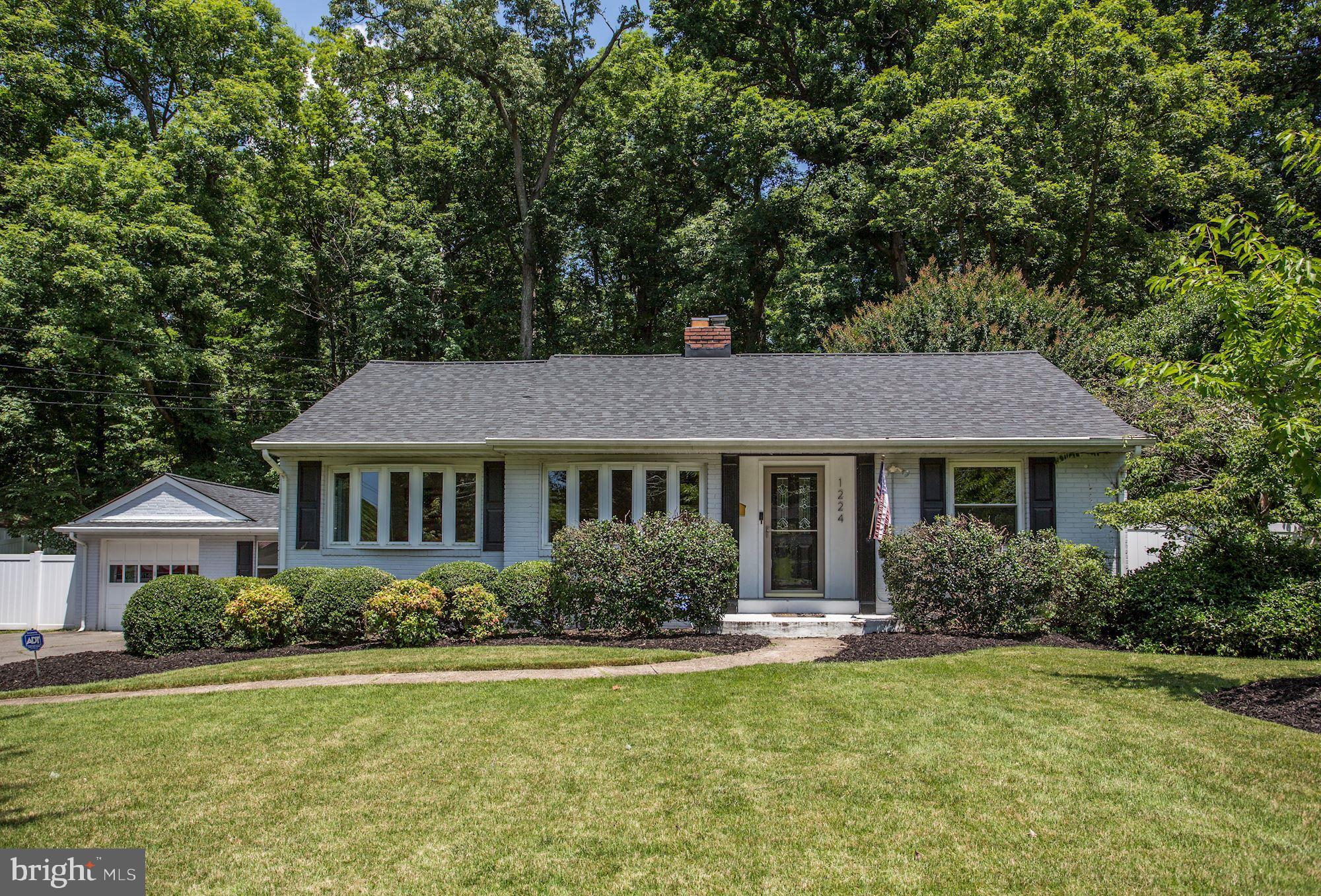 WELLINGTON HEIGHTS - Residential