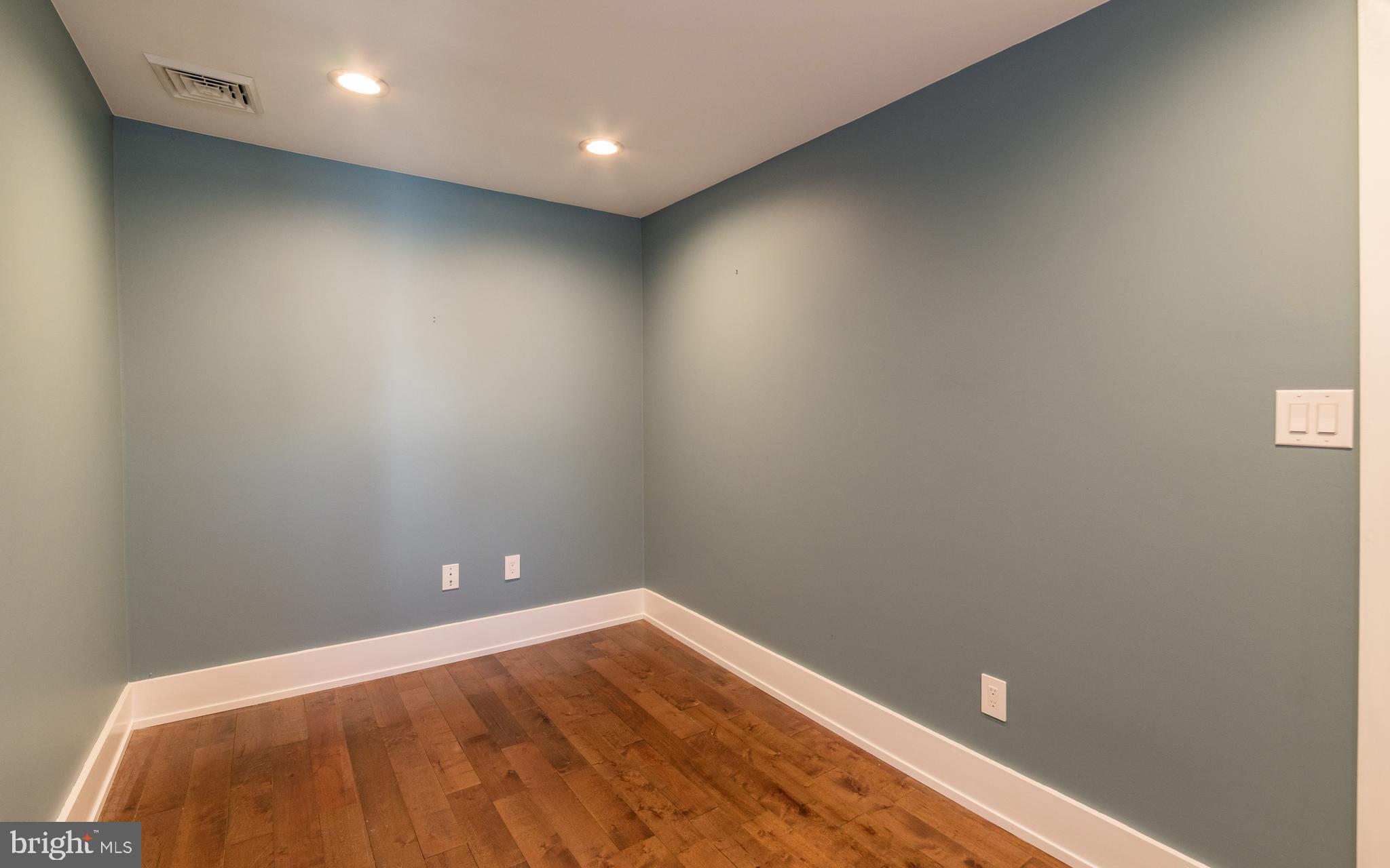 POINT BREEZE - Residential Lease