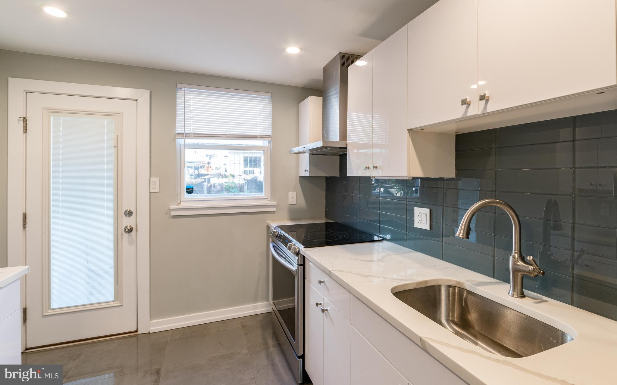 POINT BREEZE - Residential Lease