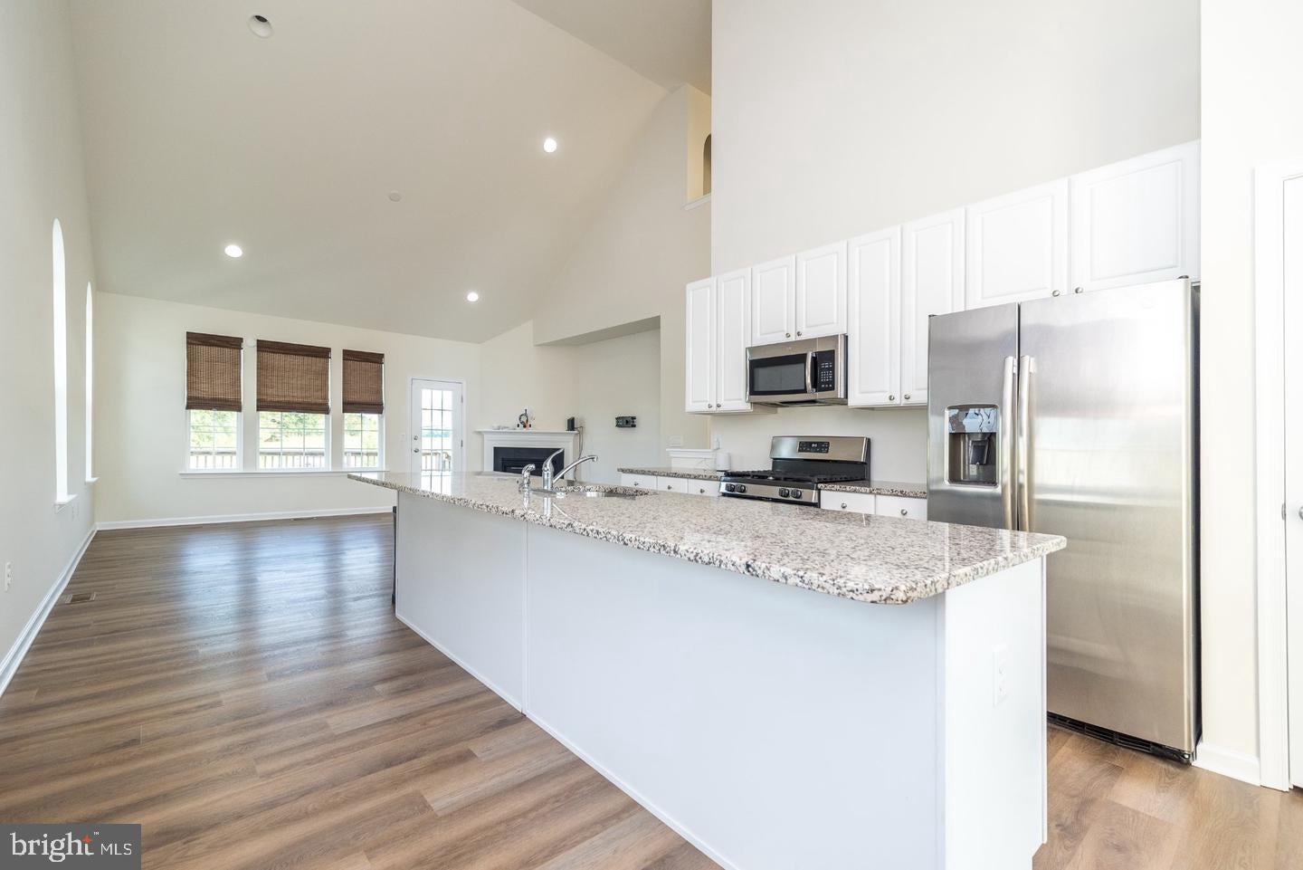 1092 MEADOWVIEW DRIVE CV 24