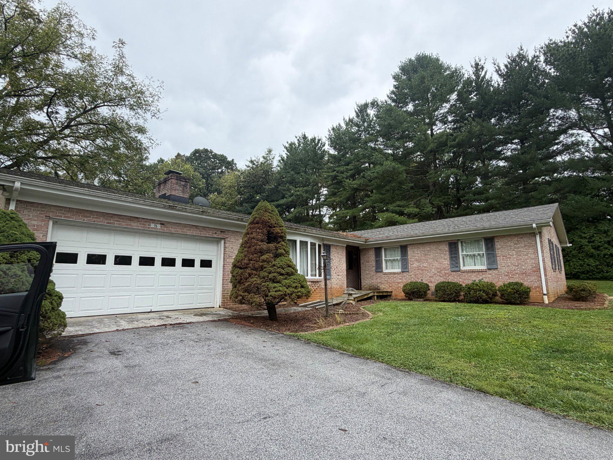 76 DAVIS LANE