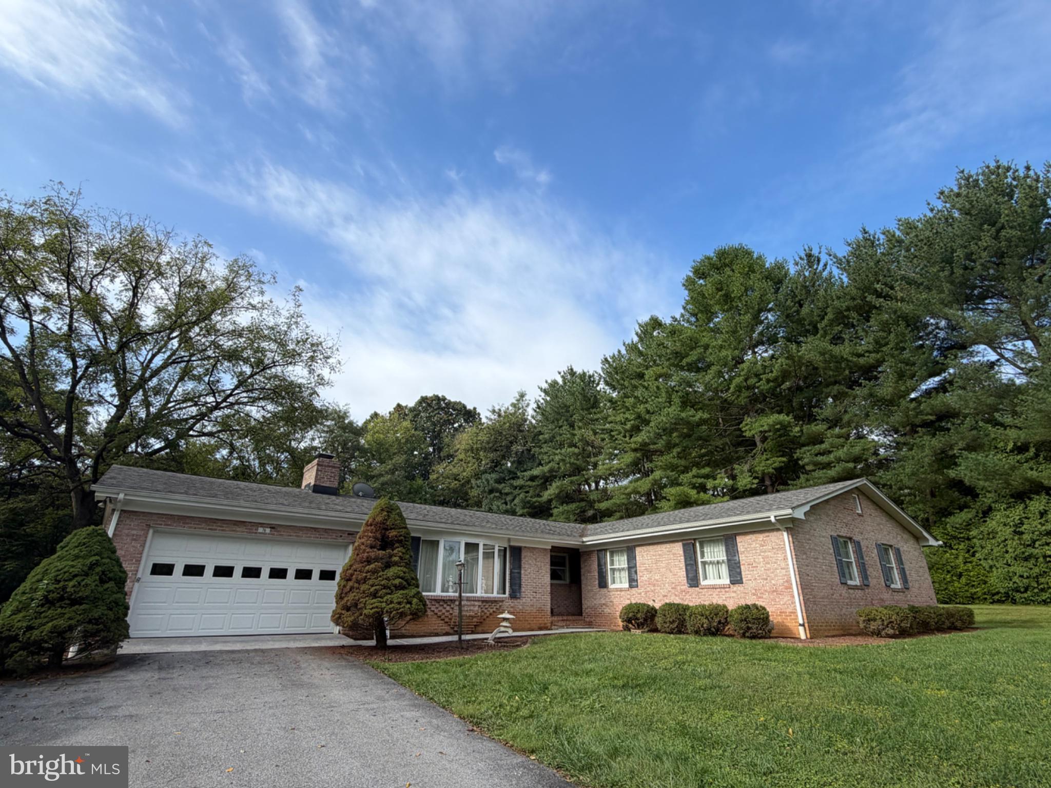 76 DAVIS LANE