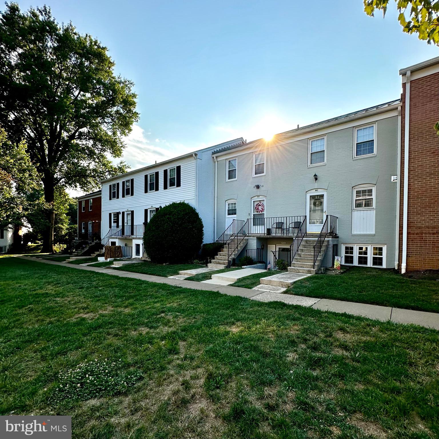 LEEDS SQUARE - Residential Lease