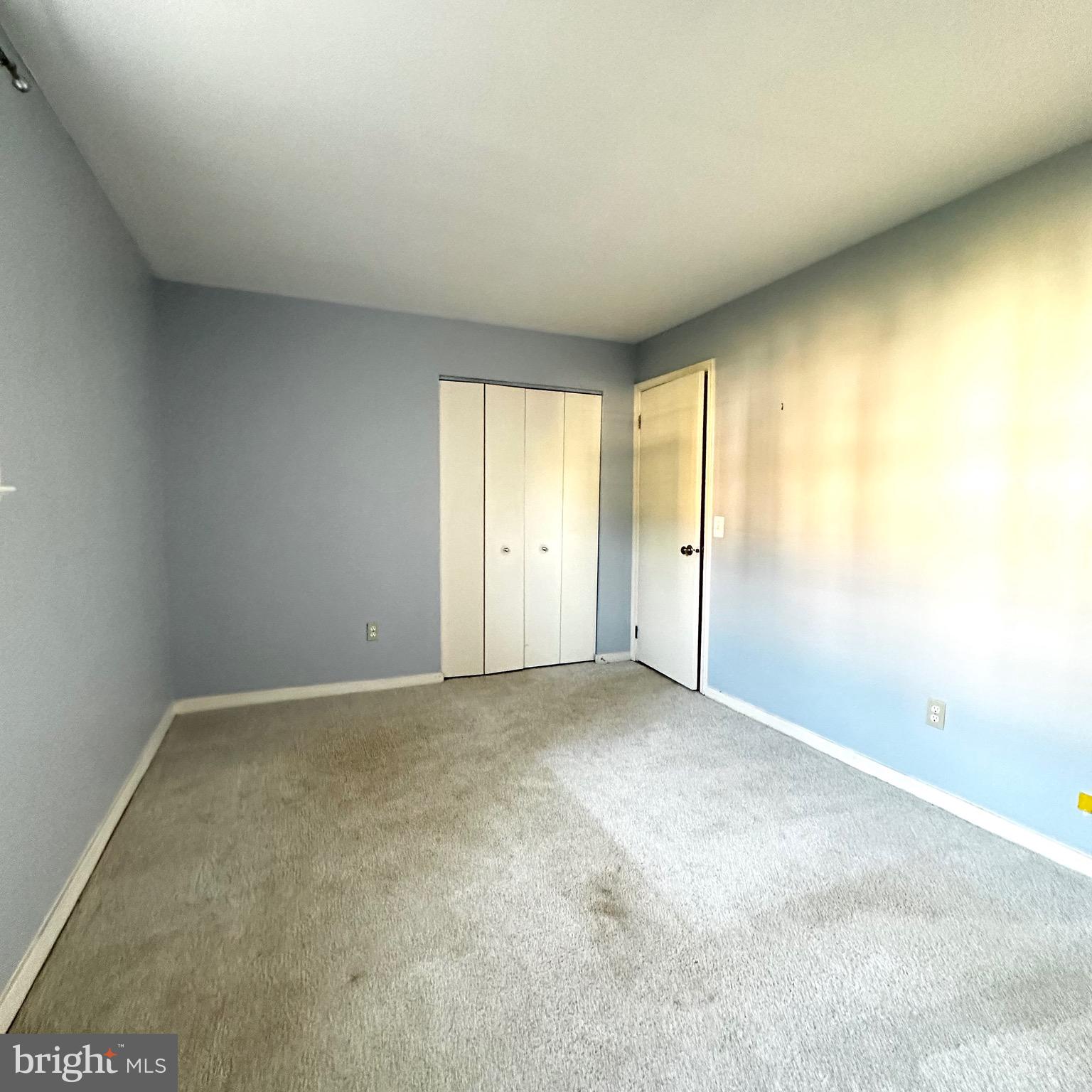 LEEDS SQUARE - Residential Lease