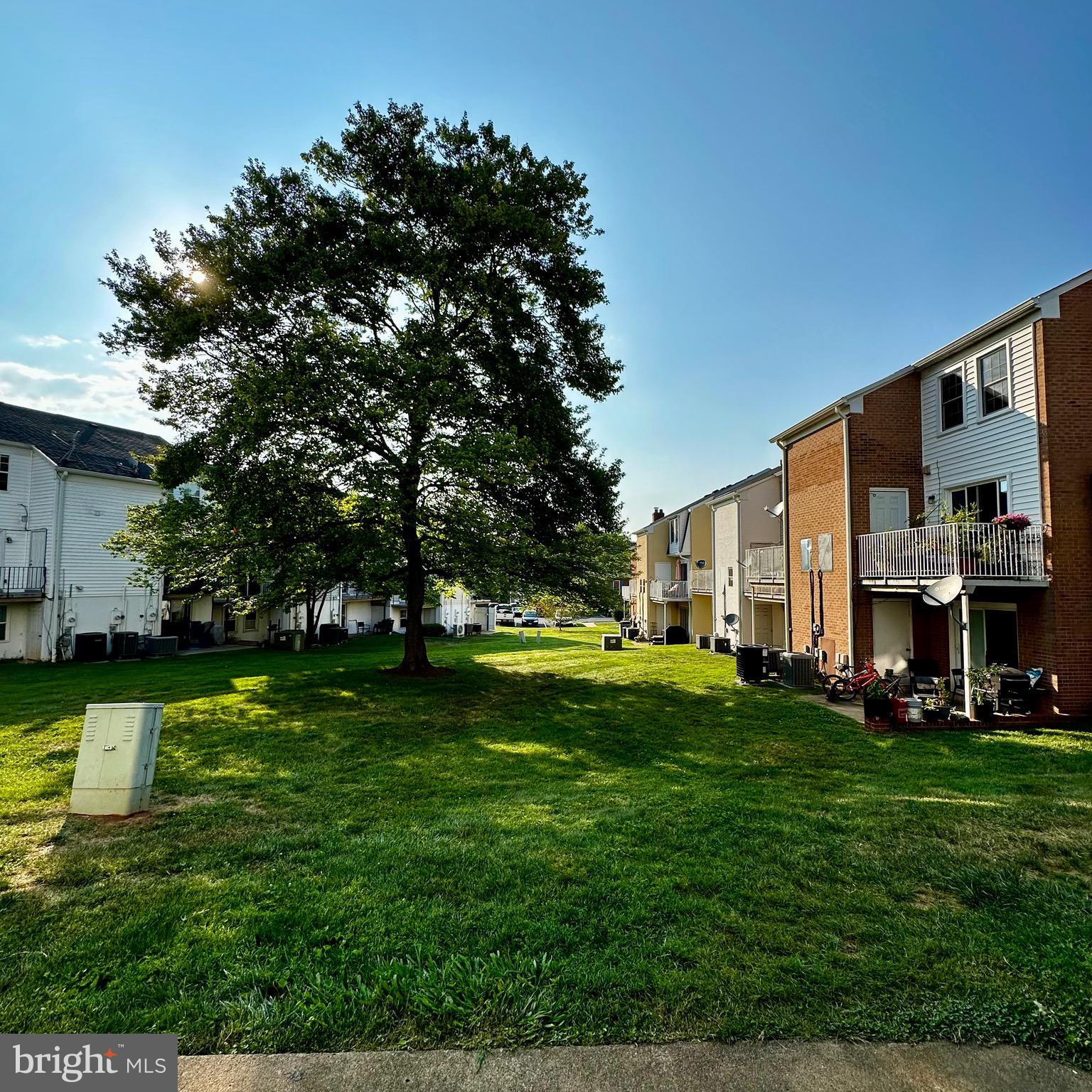 LEEDS SQUARE - Residential Lease