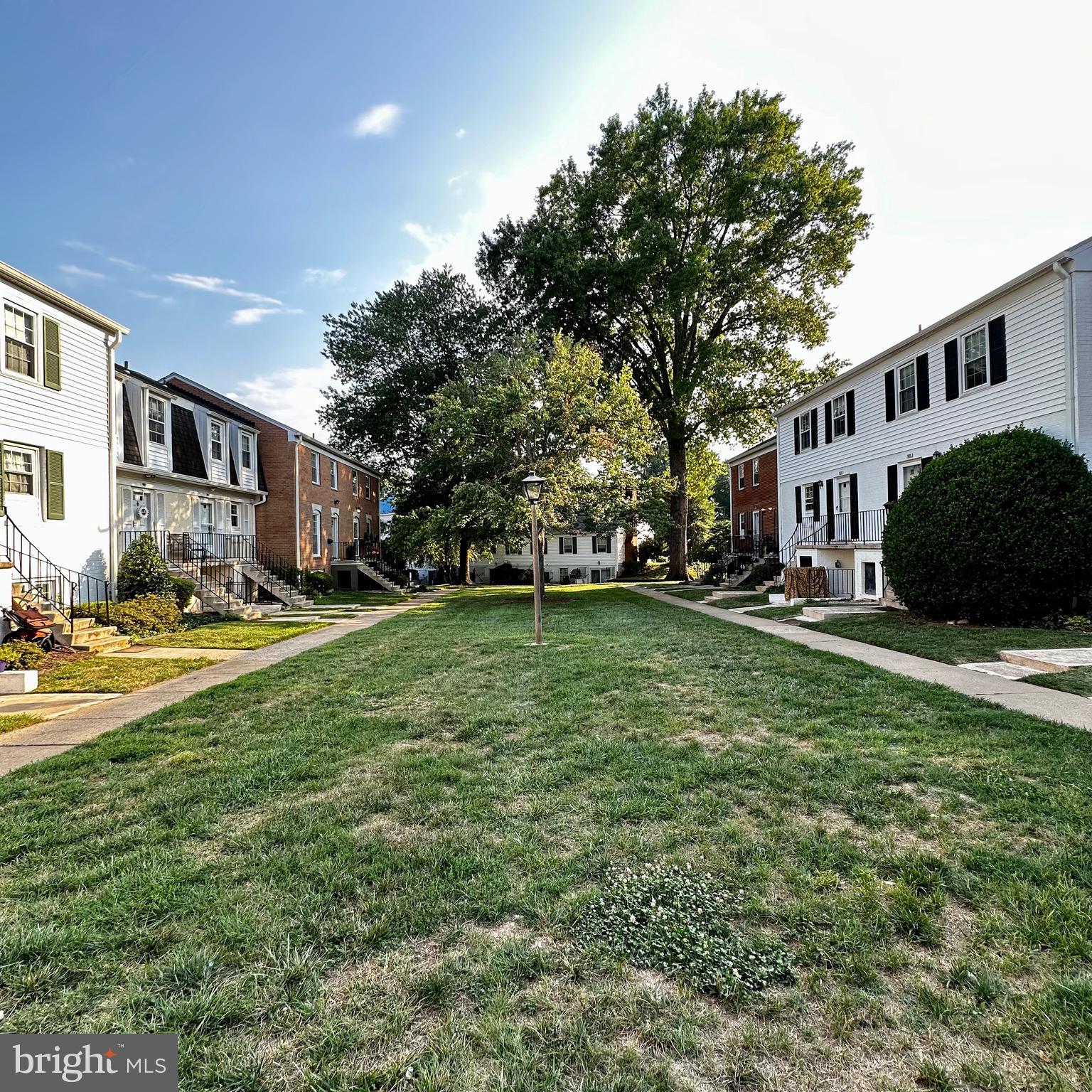 LEEDS SQUARE - Residential Lease