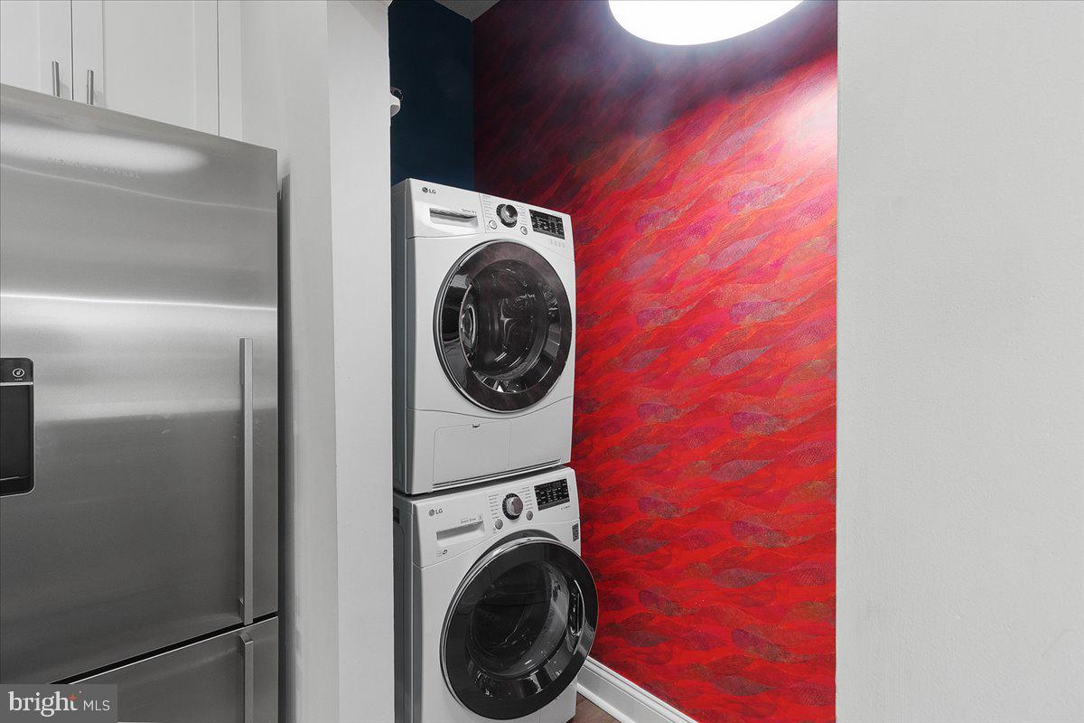 WALKER SQUARE CONDOS - Residential Lease