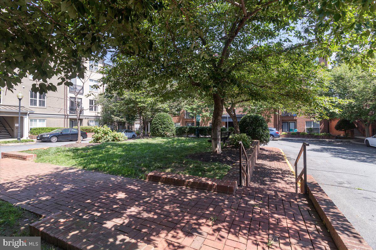 WALKER SQUARE CONDOS - Residential Lease