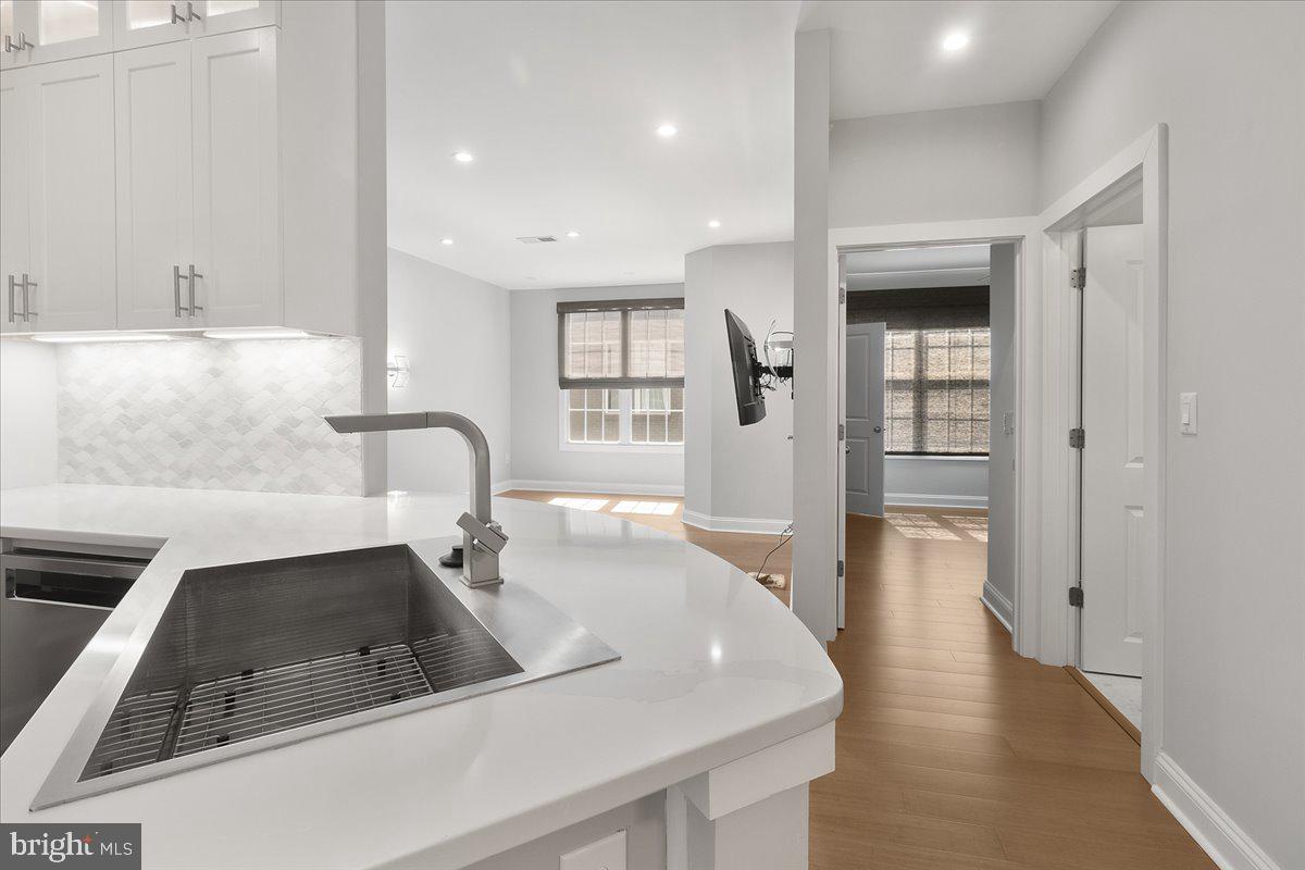 WALKER SQUARE CONDOS - Residential Lease