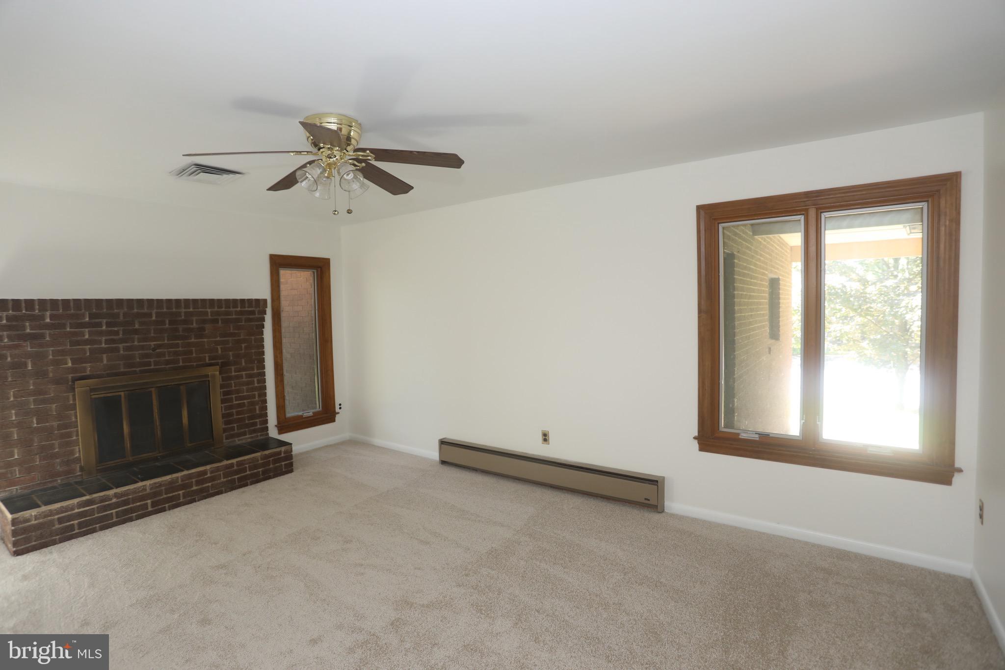 ANDORICK ACRES - Residential Lease