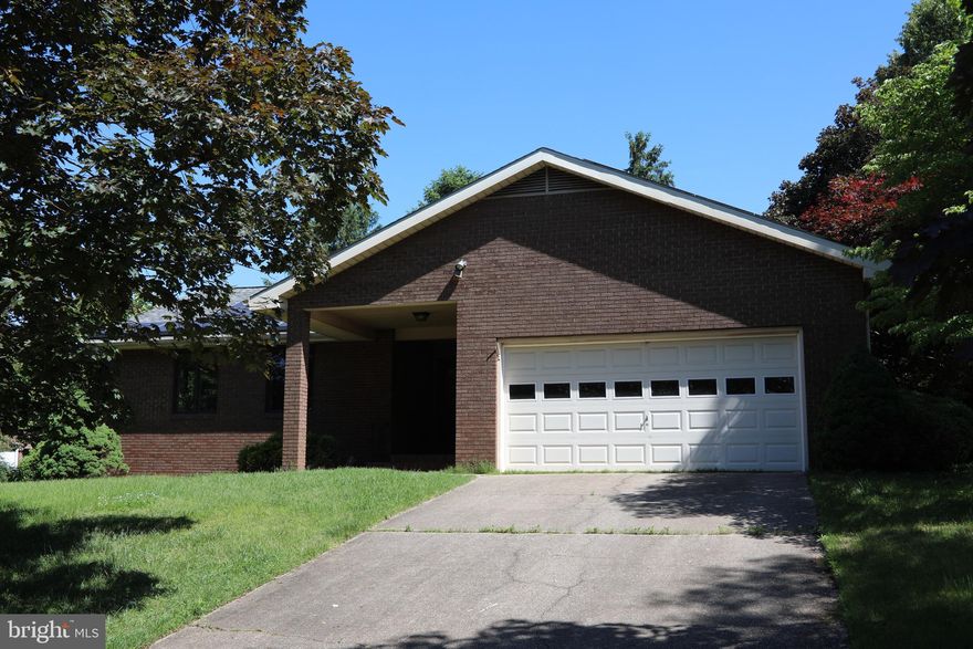 Stunning Brick Rancher with detached shop/Garage.
Spacious and Bright Family Room
Dining Room, Living room with Fireplace
Brick Patios
Separate Work Shop/Garage
Tucked away in a great. community, yet convenient to Ft Meade/NSA, BWI, Columbia and More.

Credit Scores of 650 or higher for all adults, income 3x's rent, all adults must apply individually.