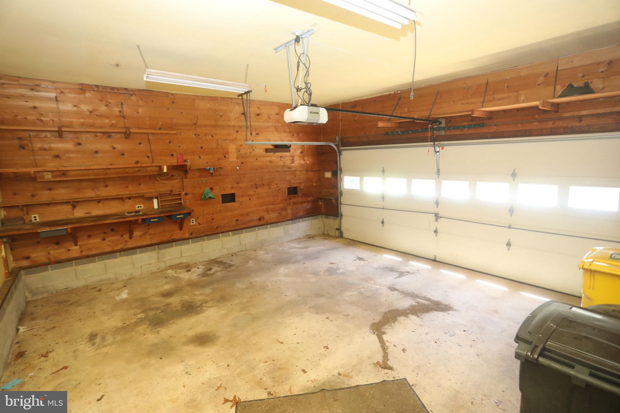 ANDORICK ACRES - Residential Lease