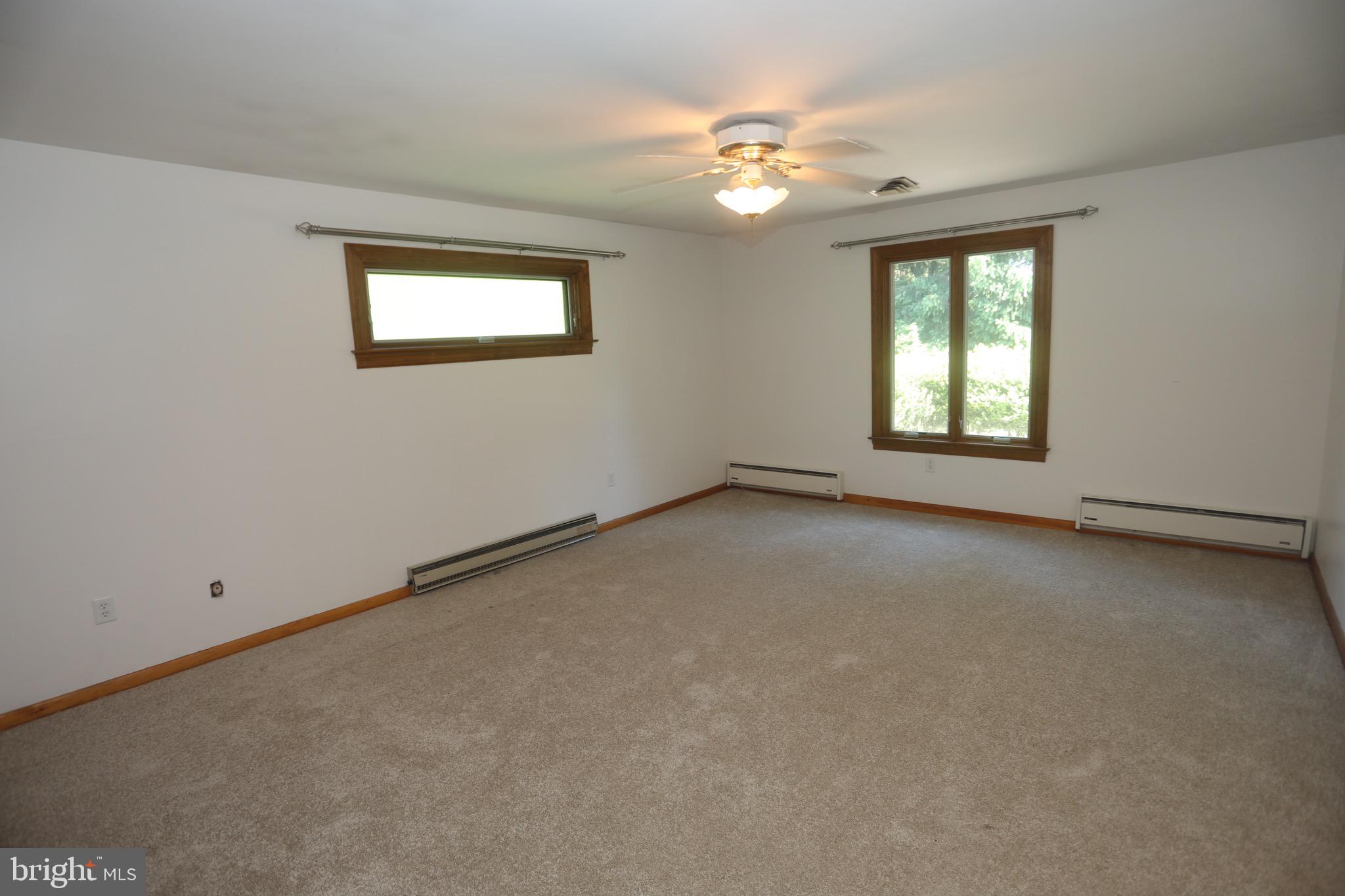 ANDORICK ACRES - Residential Lease