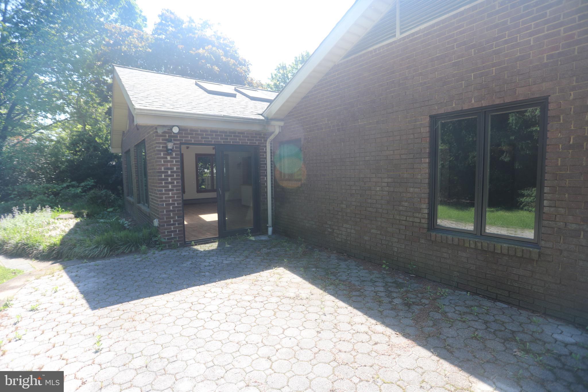 ANDORICK ACRES - Residential Lease