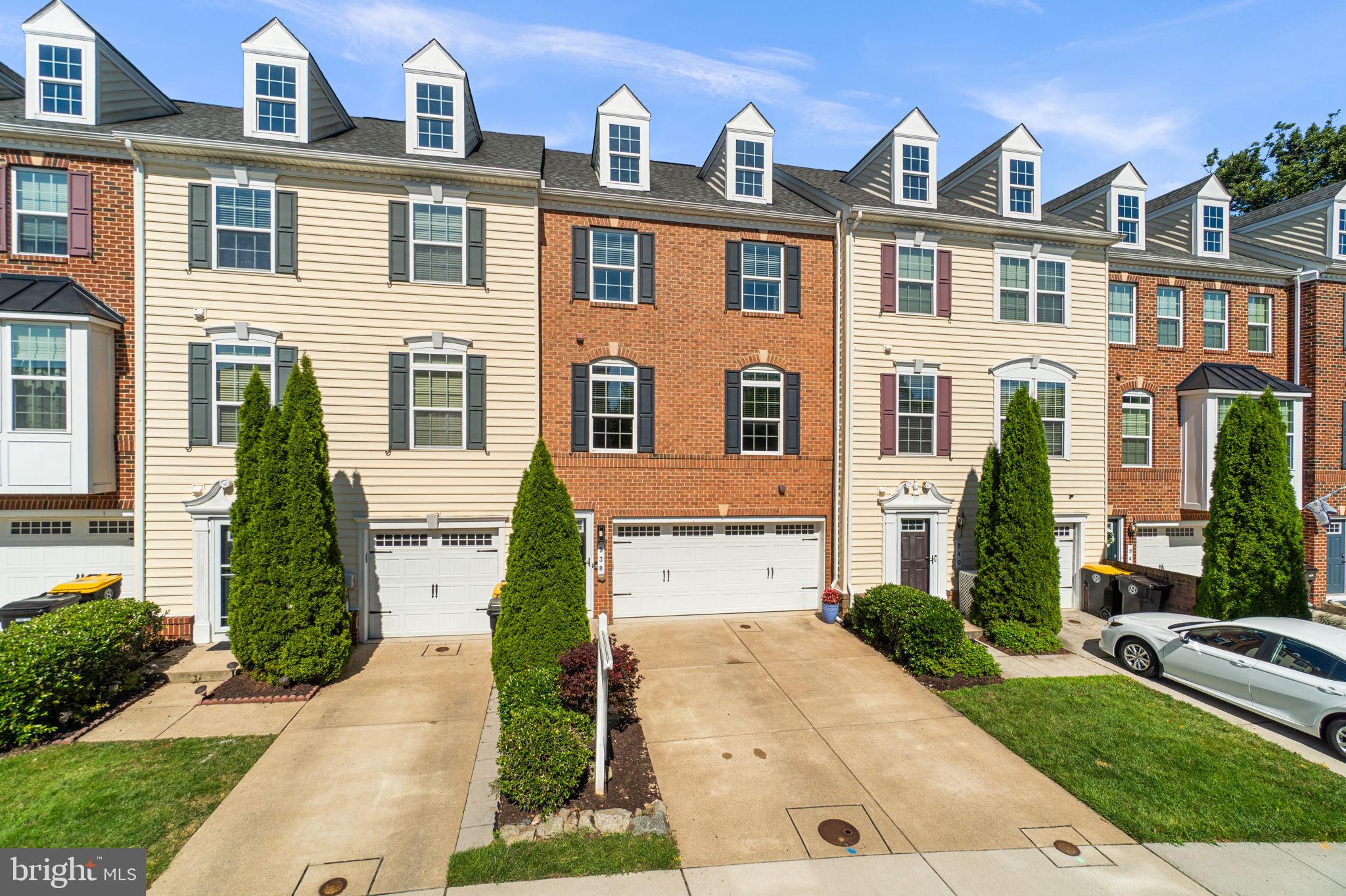 938 MAGNOLIA BLOSSOM COURT