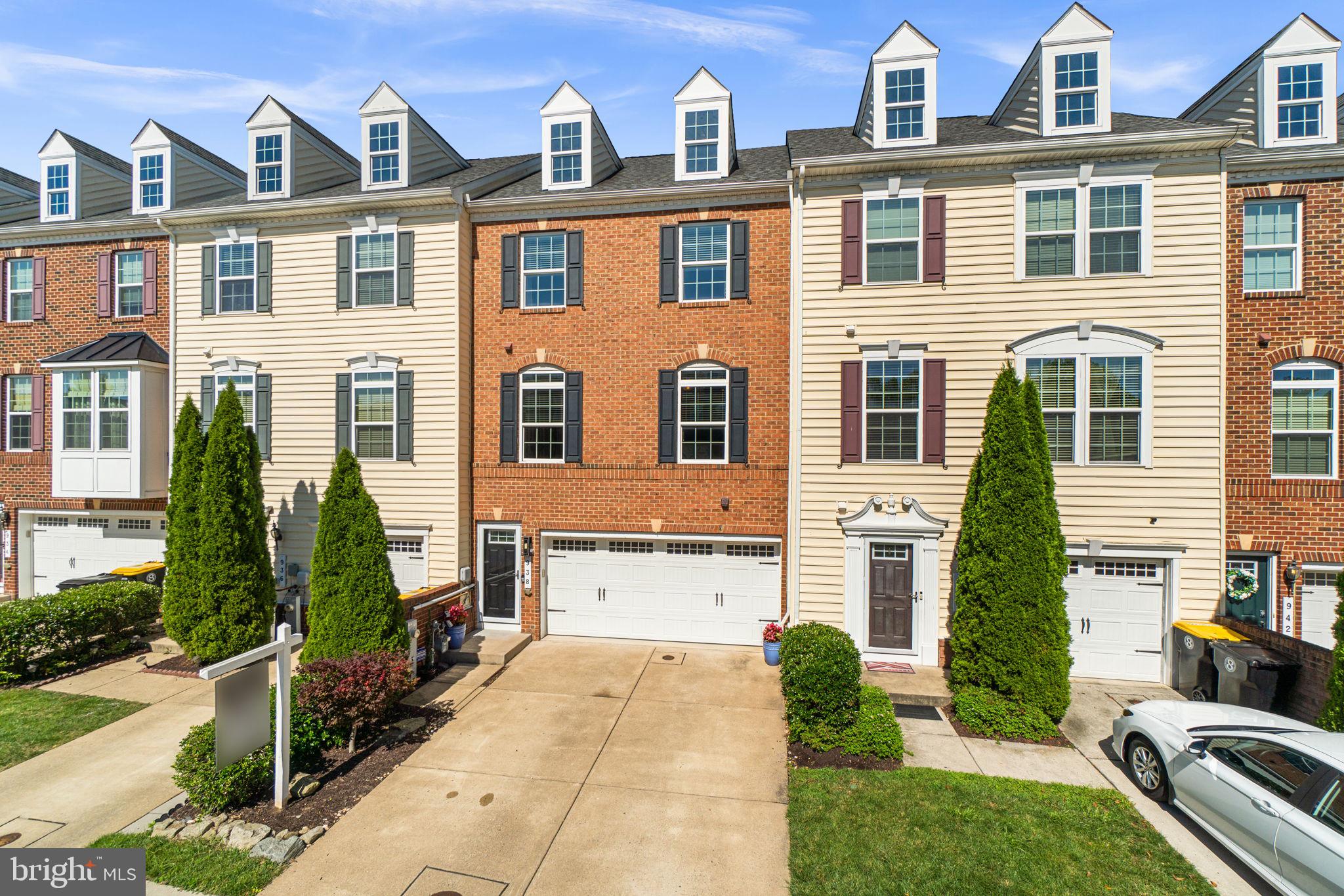 938 MAGNOLIA BLOSSOM COURT