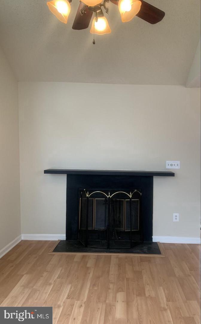 VISTAS AT LAUREL LAKES - Residential Lease