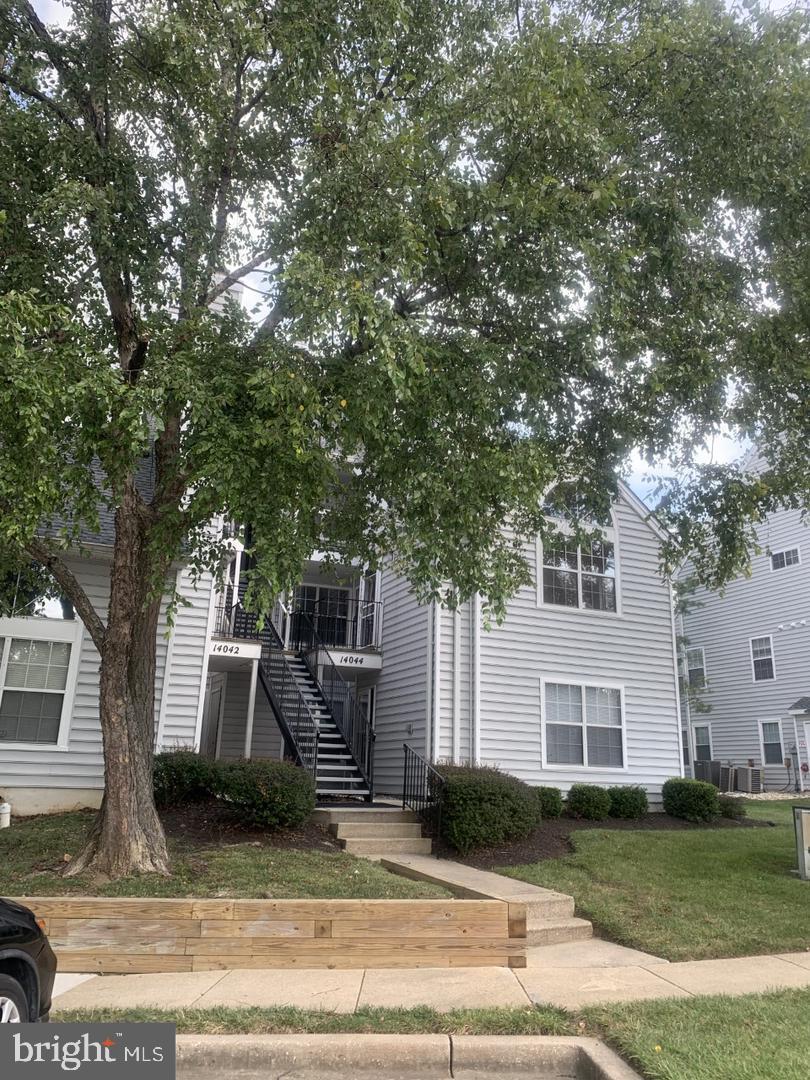 VISTAS AT LAUREL LAKES - Residential Lease