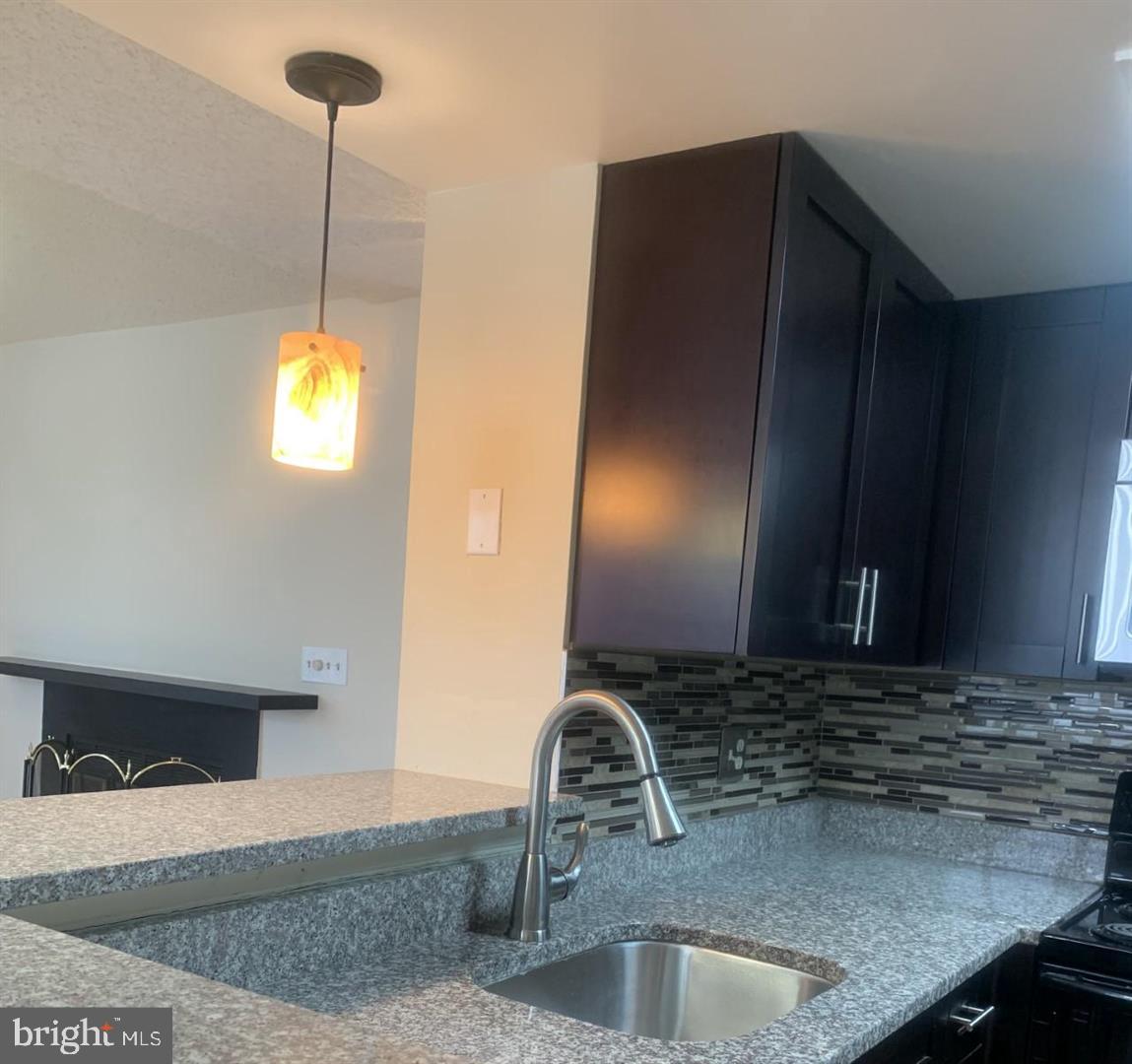 VISTAS AT LAUREL LAKES - Residential Lease