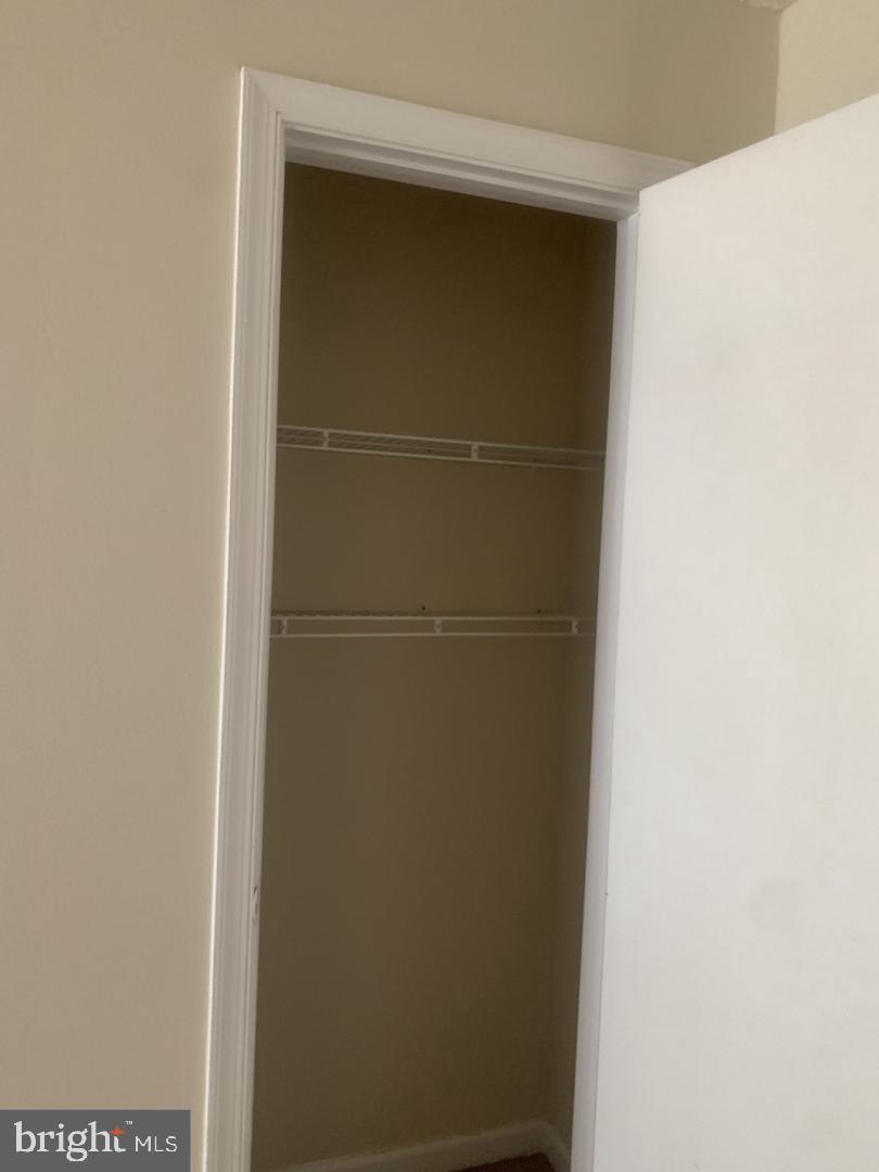 VISTAS AT LAUREL LAKES - Residential Lease