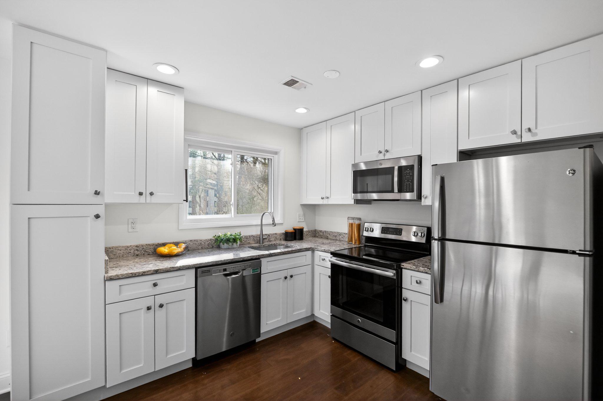 RESTON - Residential