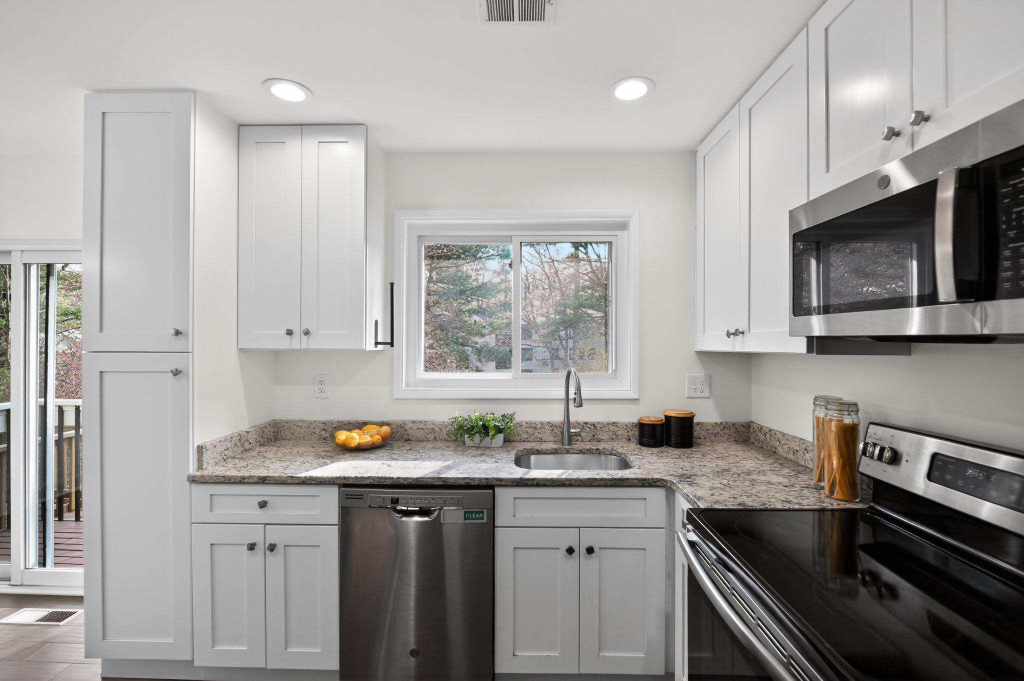 RESTON - Residential