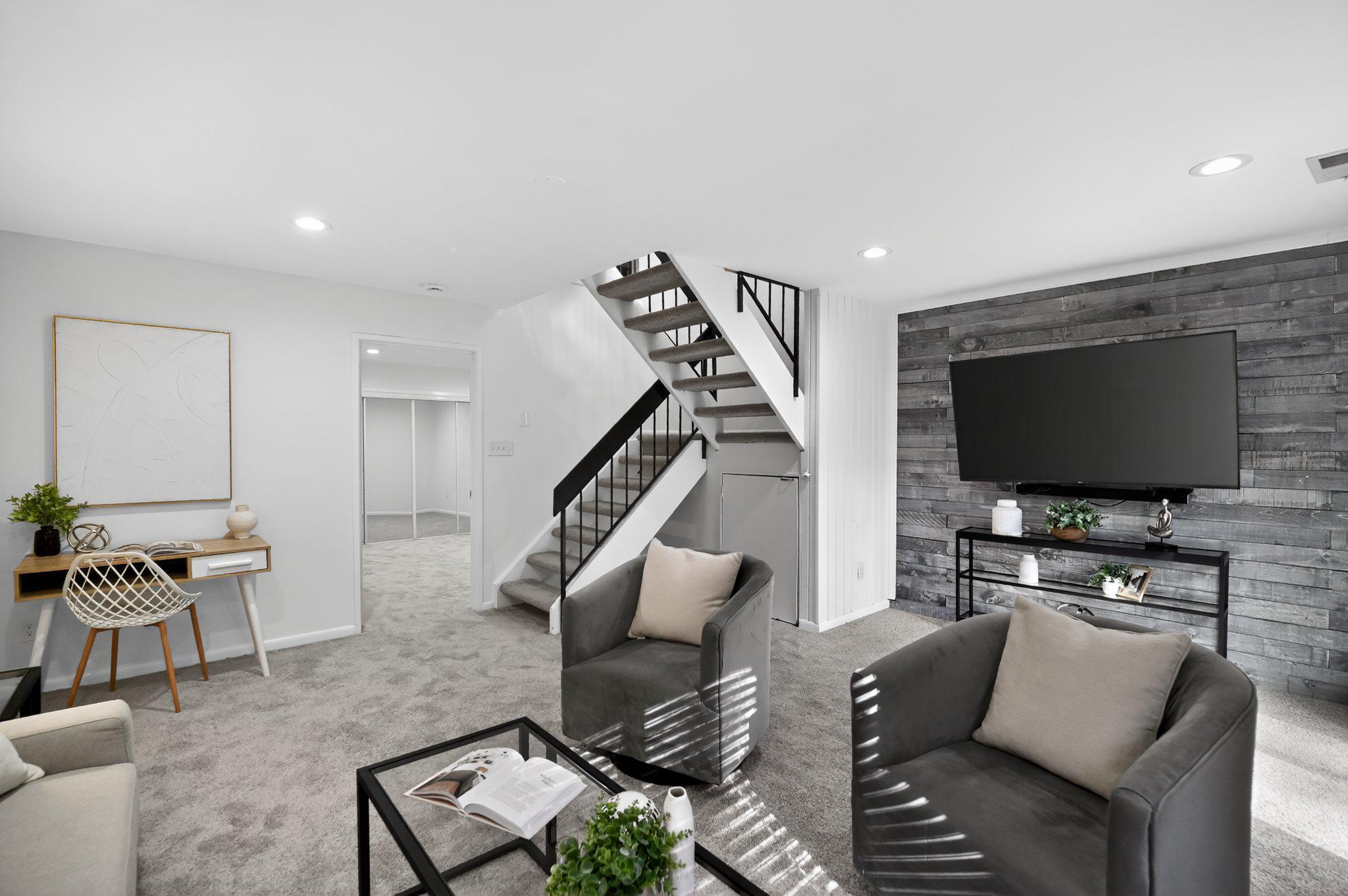 RESTON - Residential