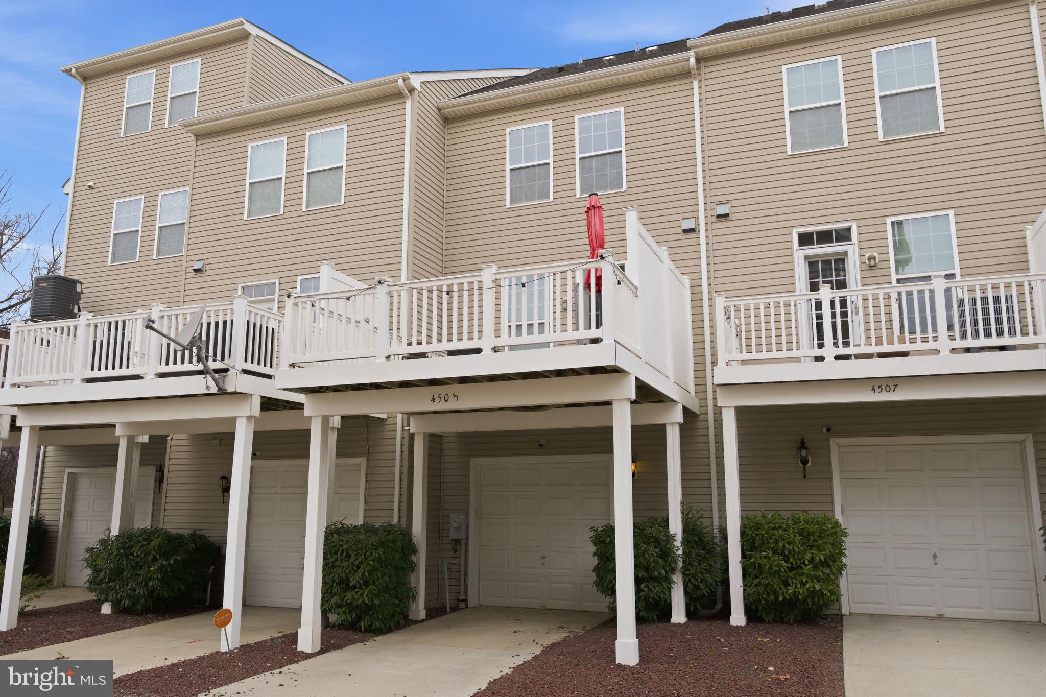 O'DONNELL SQUARE - Residential Lease