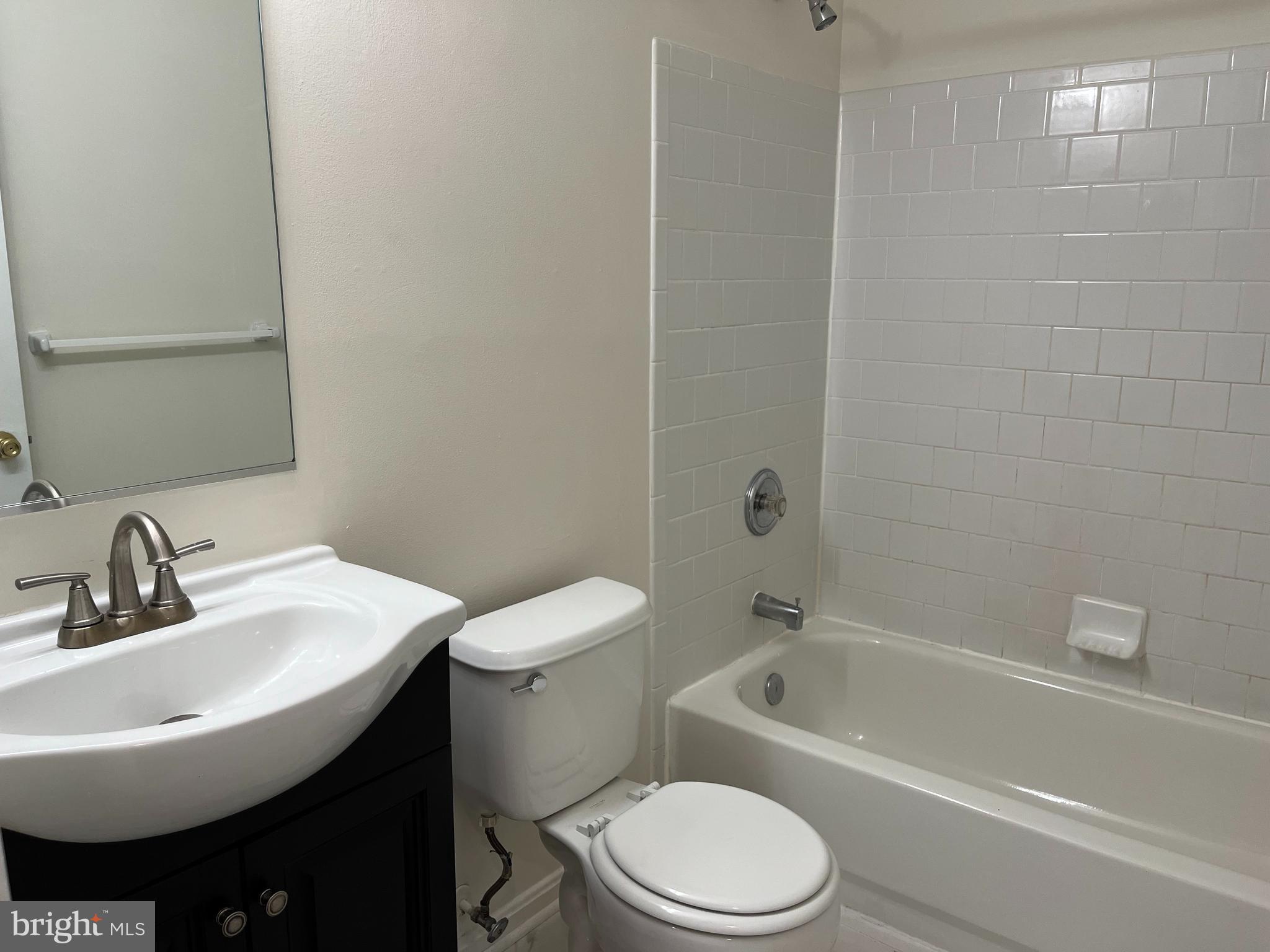 COLUMBIA PARK - Residential Lease