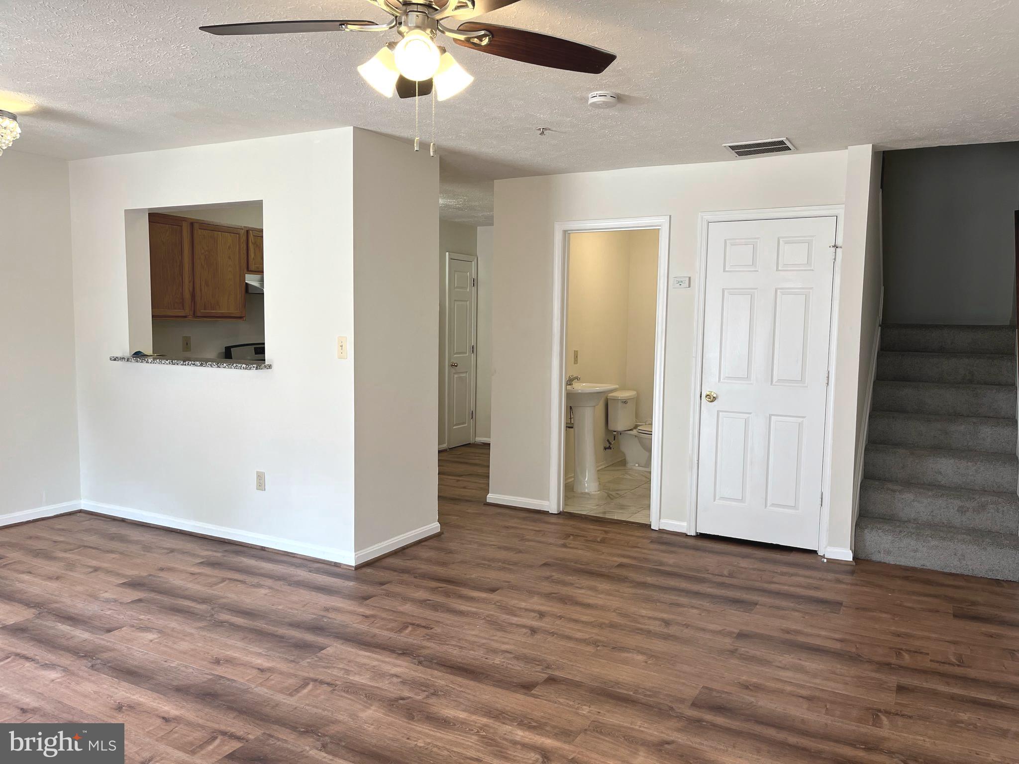 COLUMBIA PARK - Residential Lease