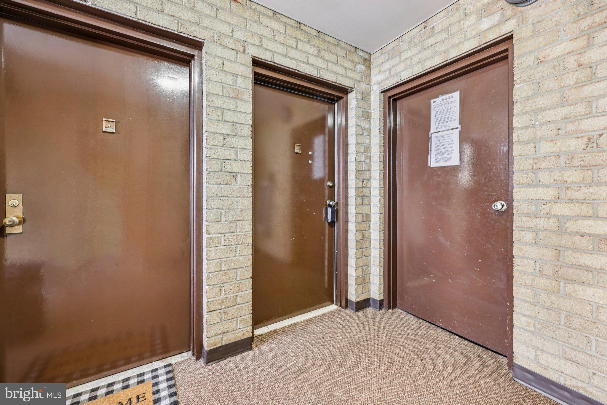 SUMMERTREE CONDO APTS - Residential