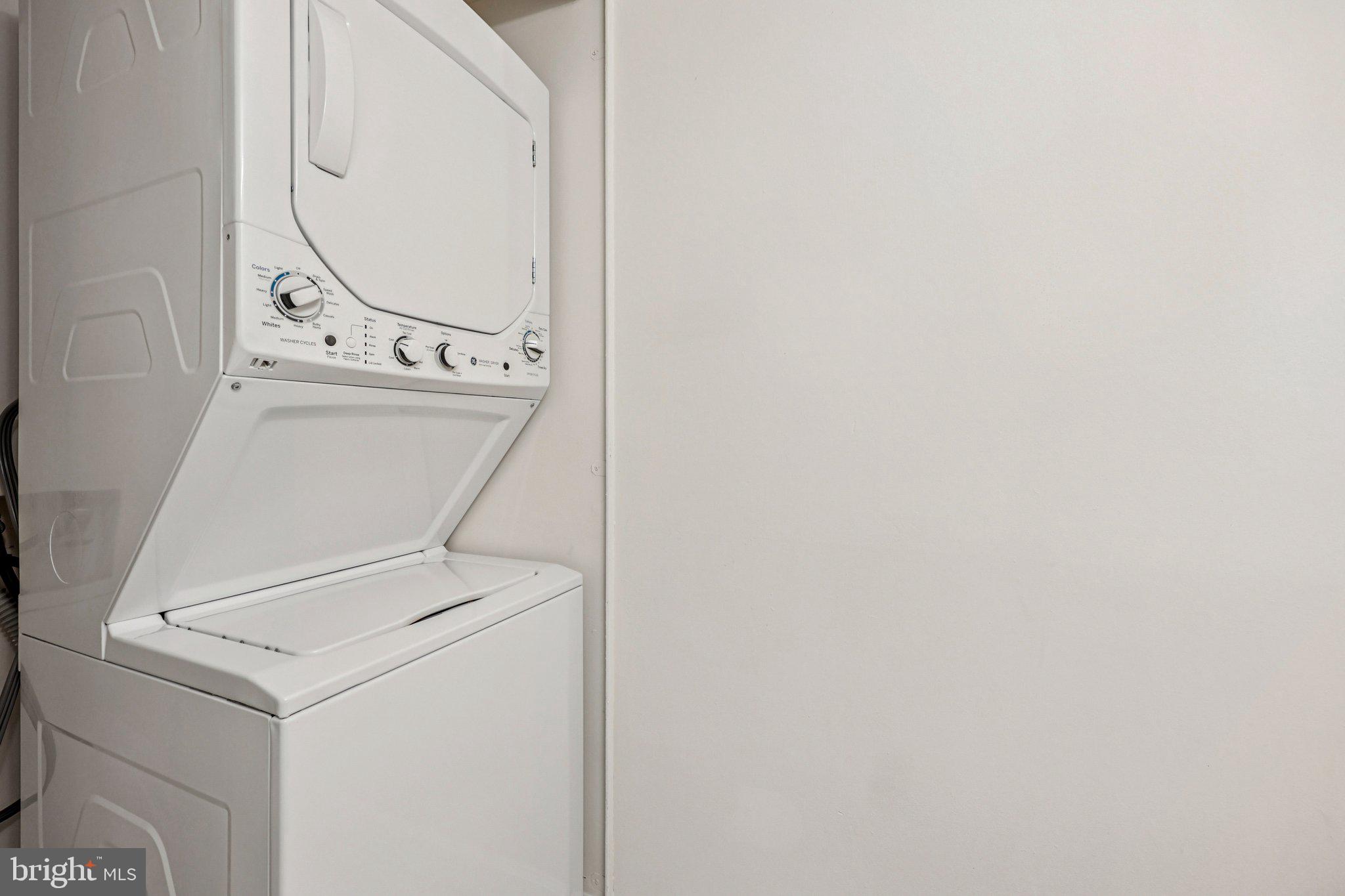 SUMMERTREE CONDO APTS - Residential