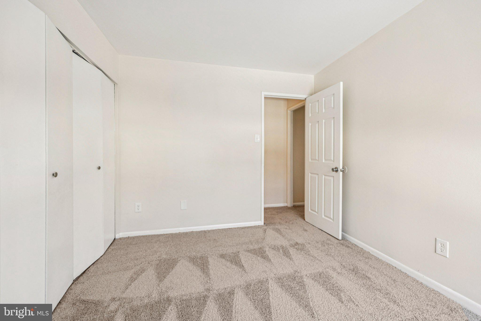 SUMMERTREE CONDO APTS - Residential