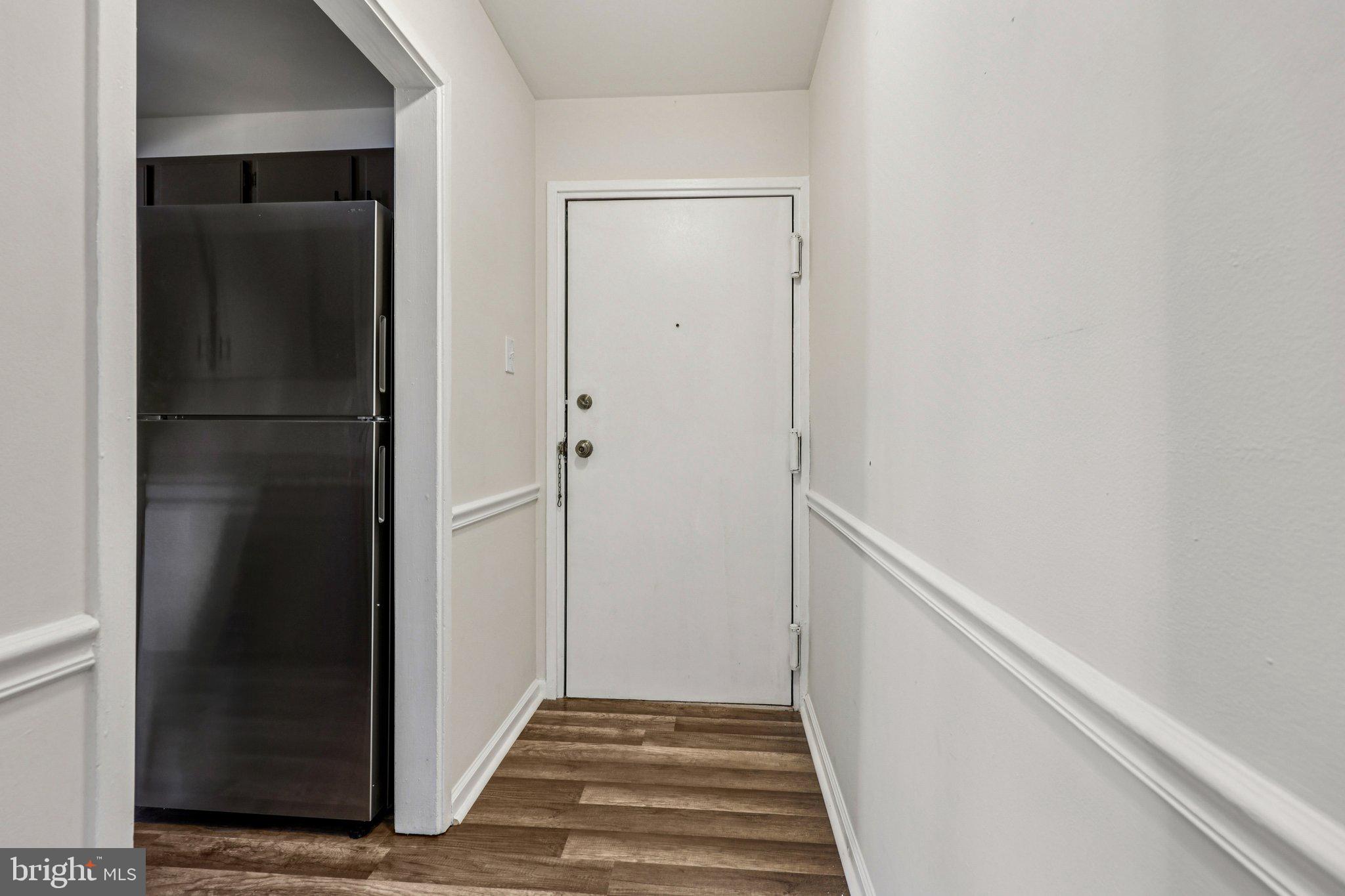 SUMMERTREE CONDO APTS - Residential