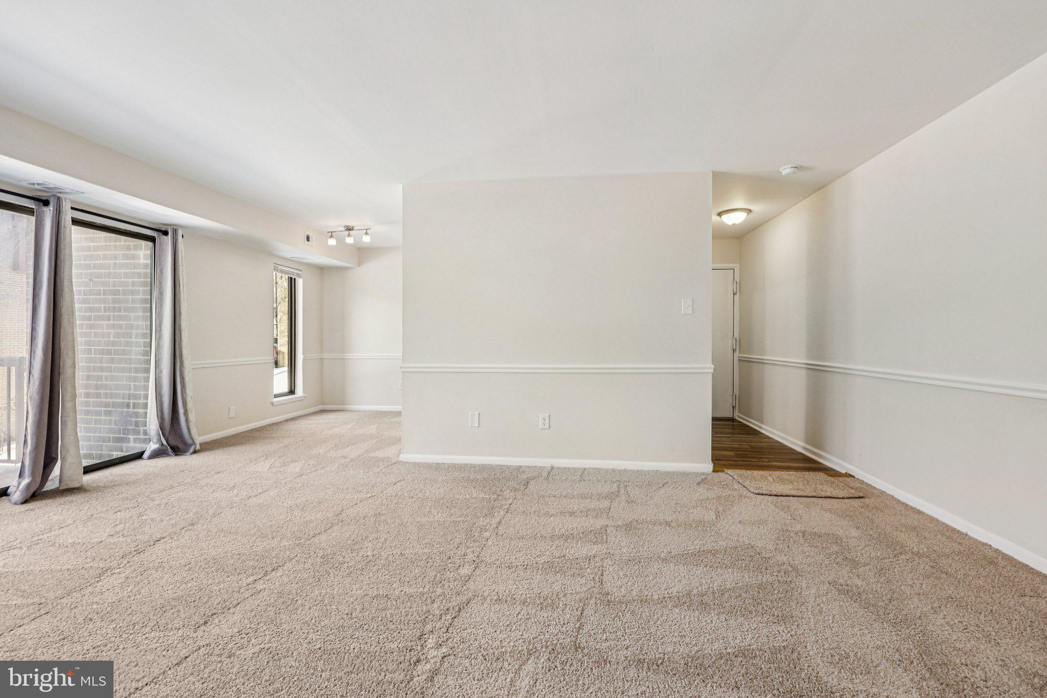 SUMMERTREE CONDO APTS - Residential