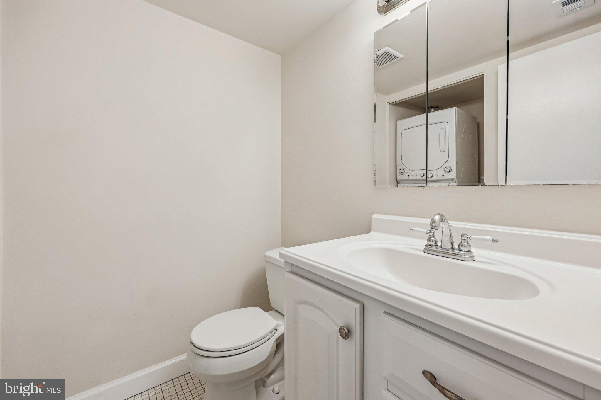 SUMMERTREE CONDO APTS - Residential