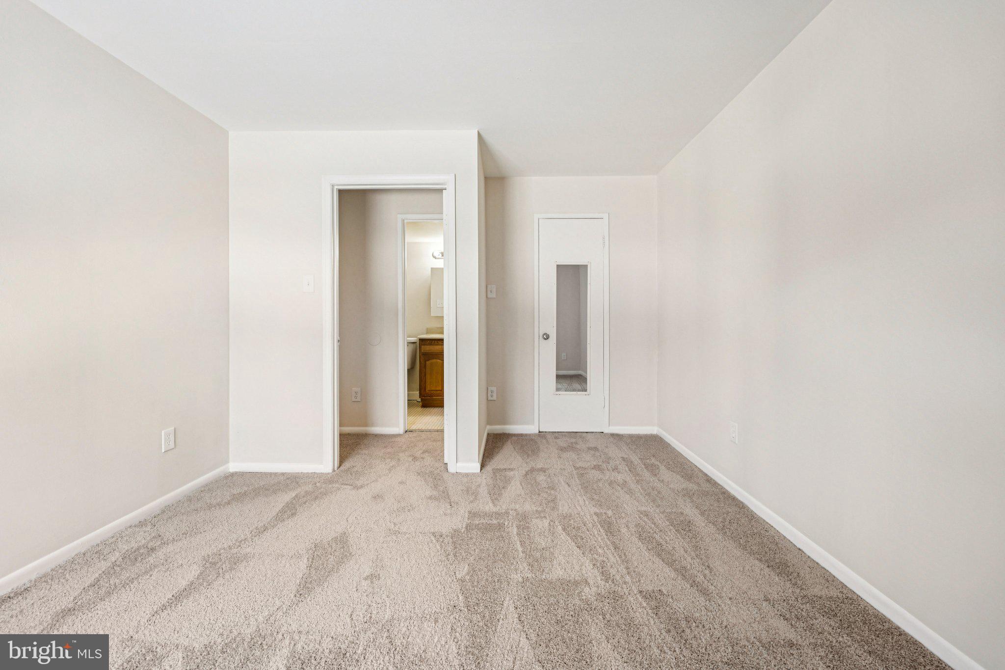 SUMMERTREE CONDO APTS - Residential